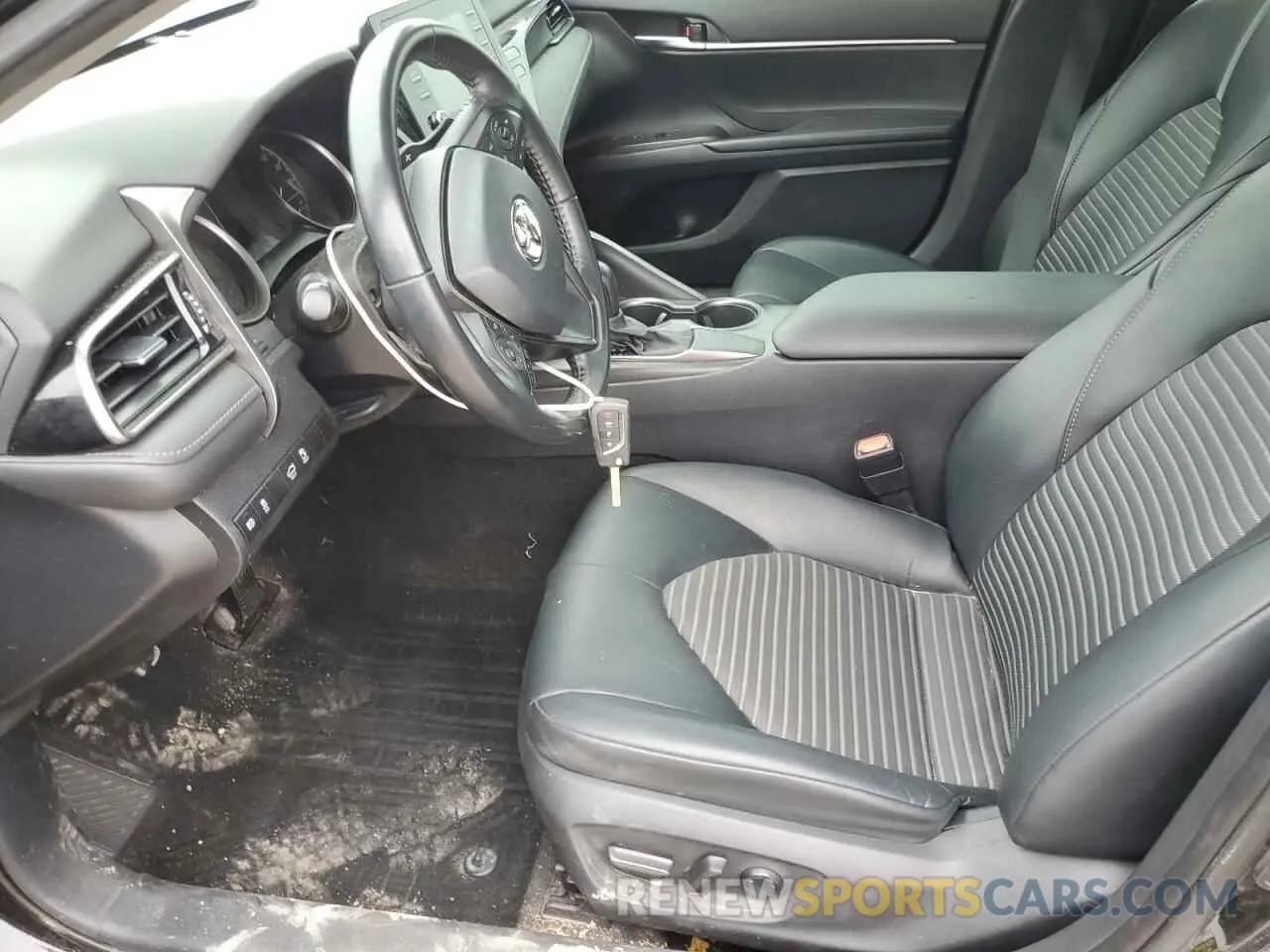 7 fotografías del automóvil dañado 4T1G11AK9MU403809 TOYOTA CAMRY 2021