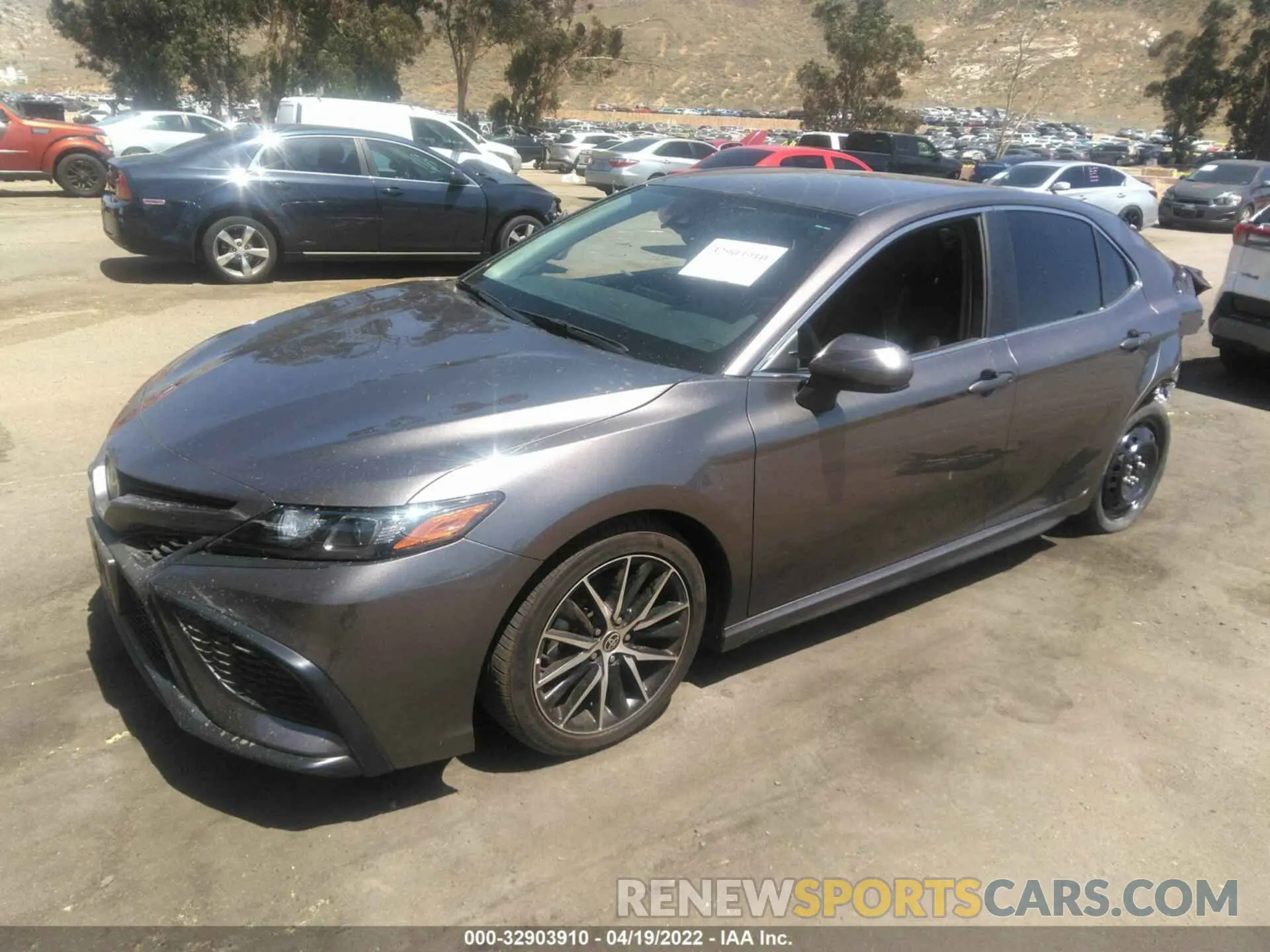 2 fotografías del automóvil dañado 4T1G11AK9MU422506 TOYOTA CAMRY 2021