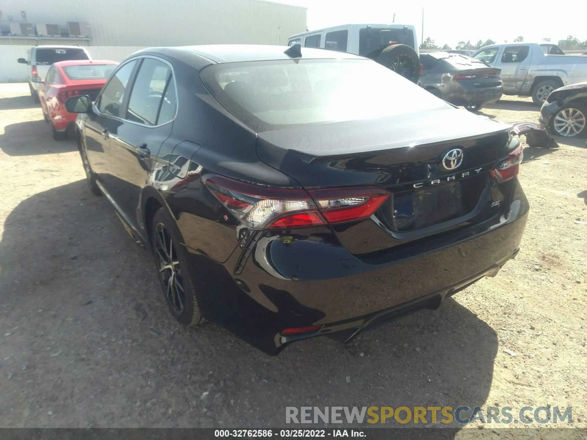 3 fotografías del automóvil dañado 4T1G11AK9MU454324 TOYOTA CAMRY 2021