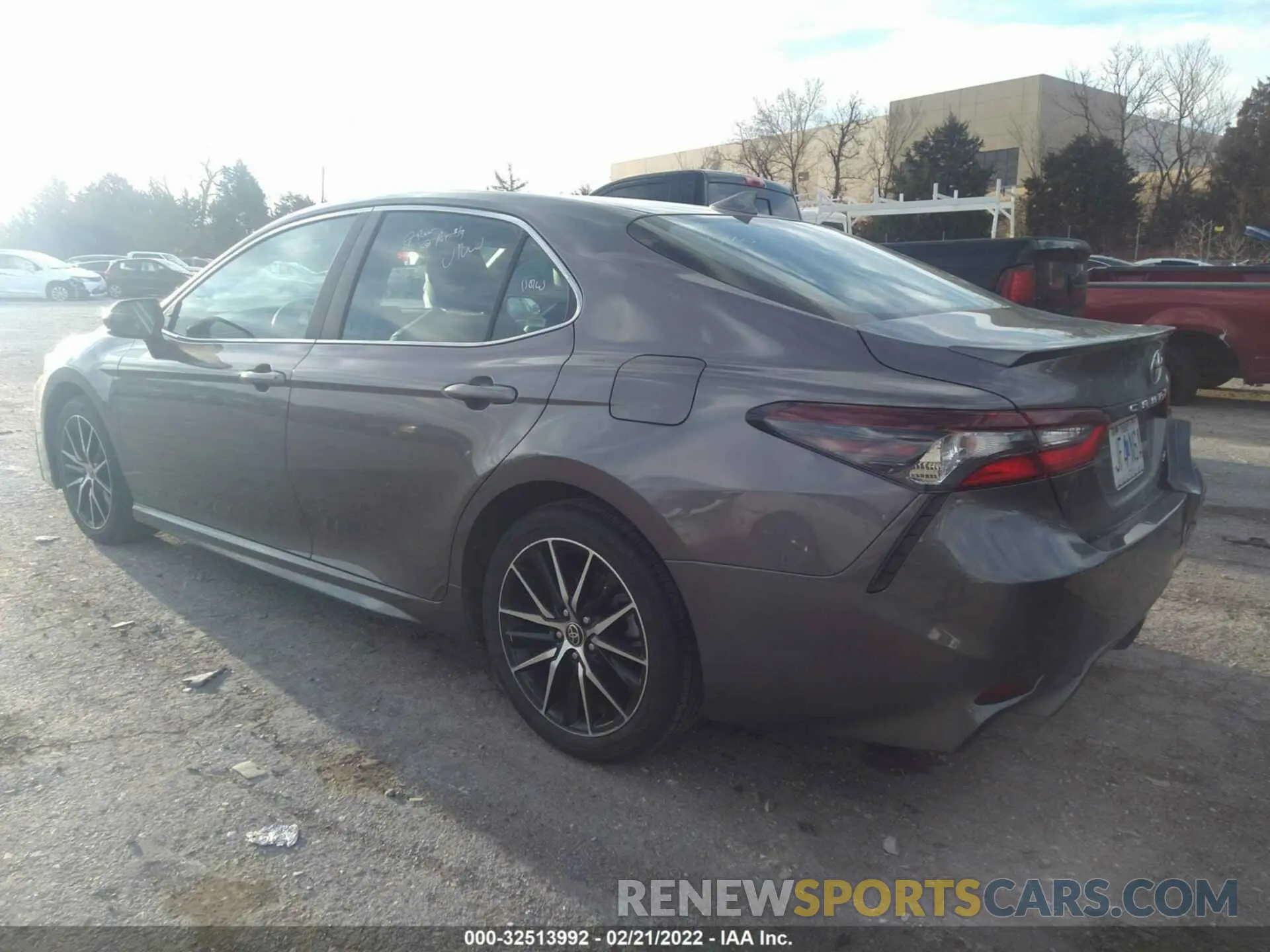 3 fotografías del automóvil dañado 4T1G11AK9MU455716 TOYOTA CAMRY 2021