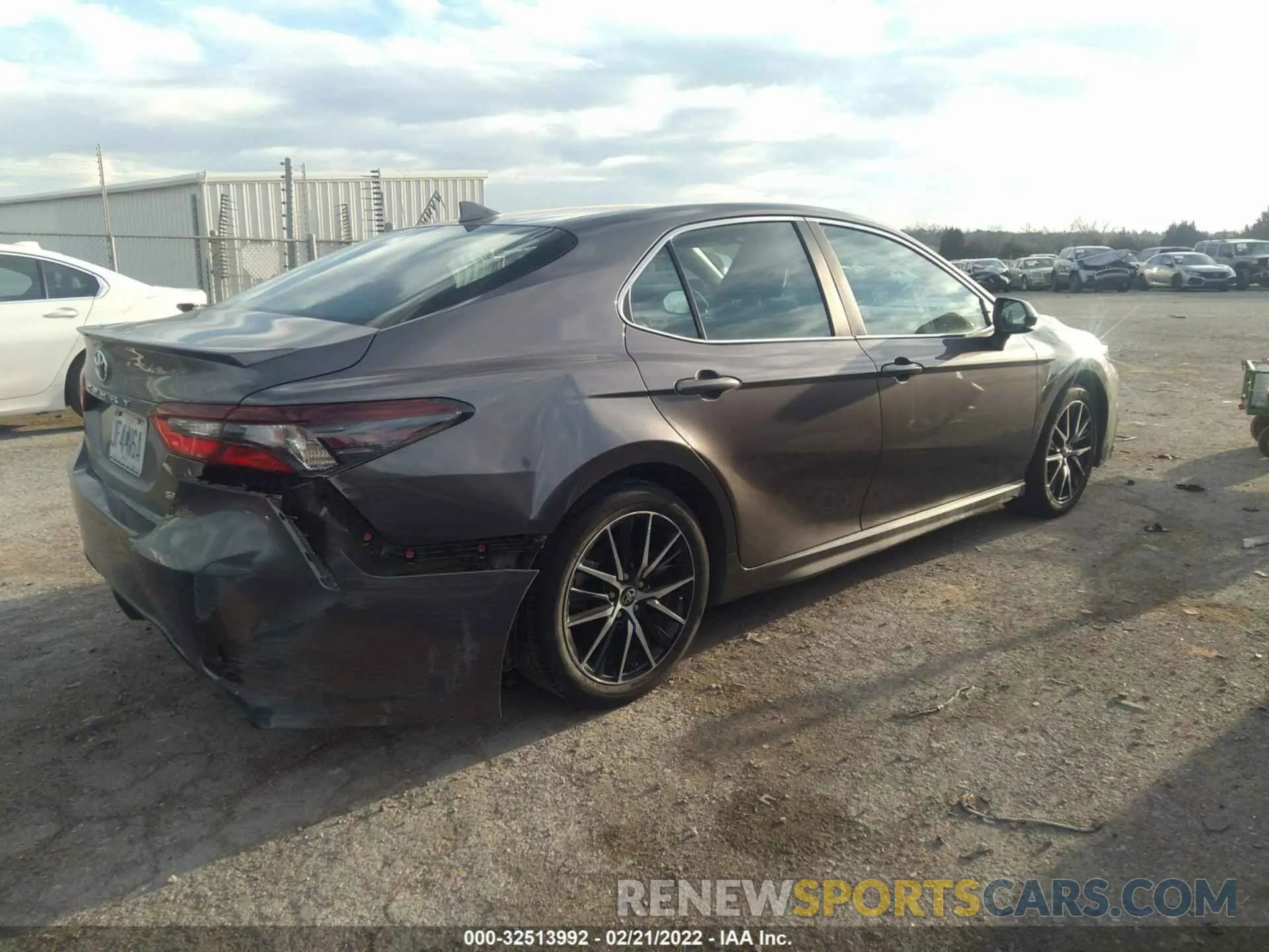 4 fotografías del automóvil dañado 4T1G11AK9MU455716 TOYOTA CAMRY 2021