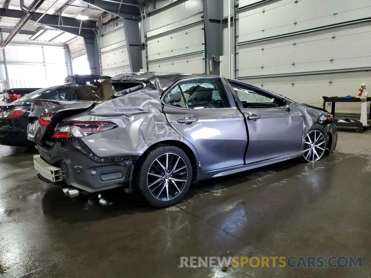 3 fotografías del automóvil dañado 4T1G11AK9MU457403 TOYOTA CAMRY 2021