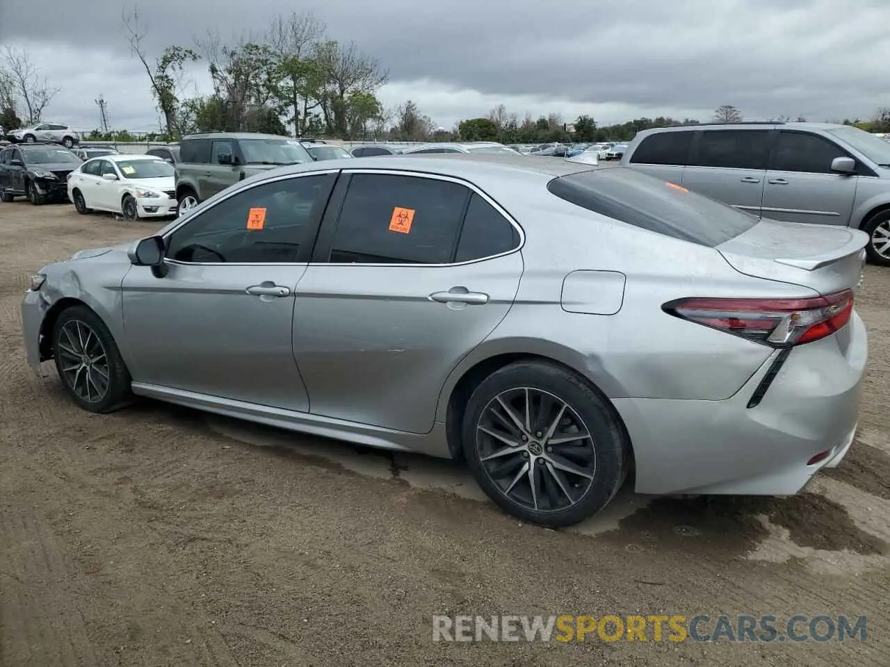 2 fotografías del automóvil dañado 4T1G11AK9MU476193 TOYOTA CAMRY 2021
