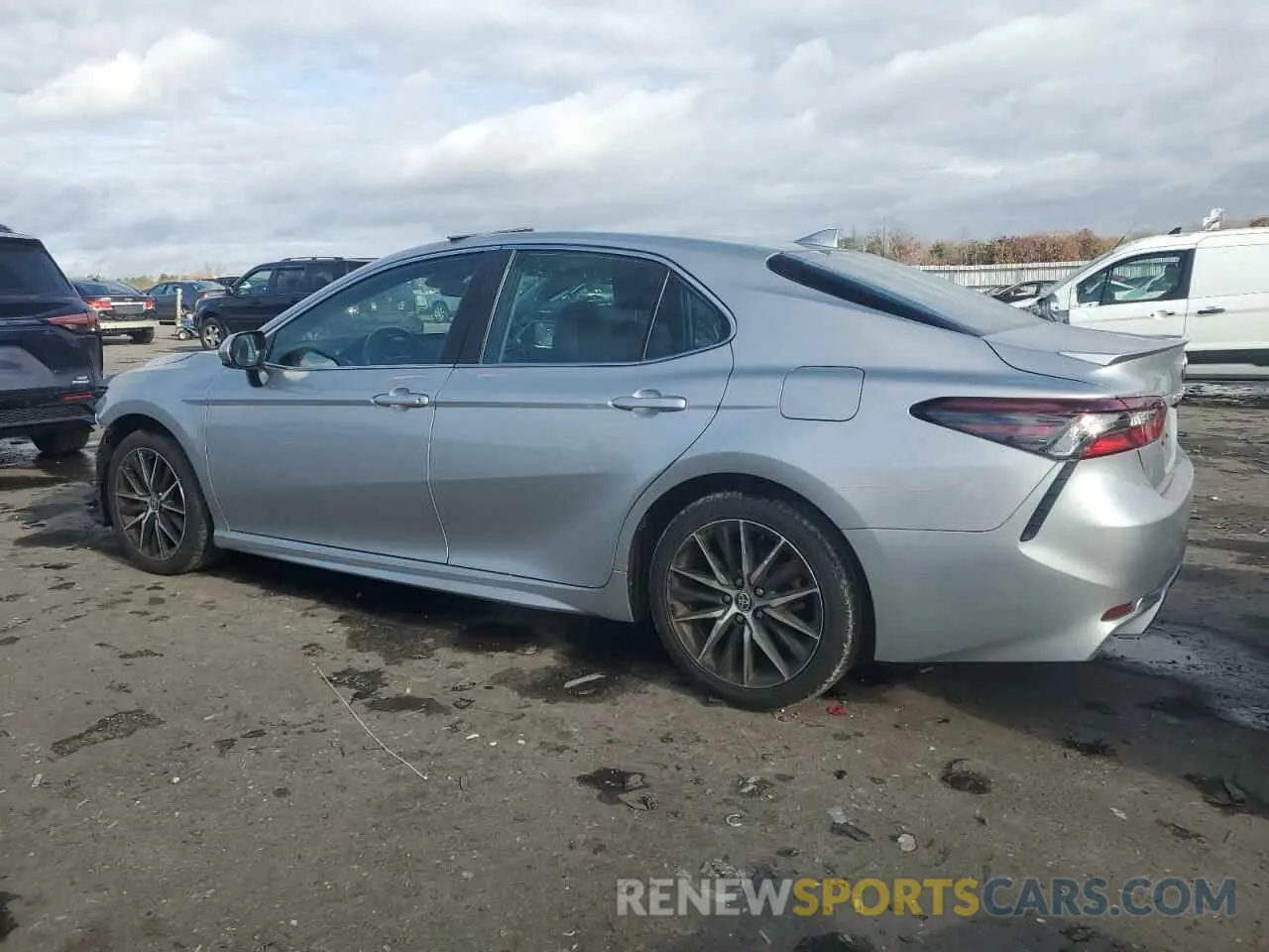 2 fotografías del automóvil dañado 4T1G11AK9MU482446 TOYOTA CAMRY 2021