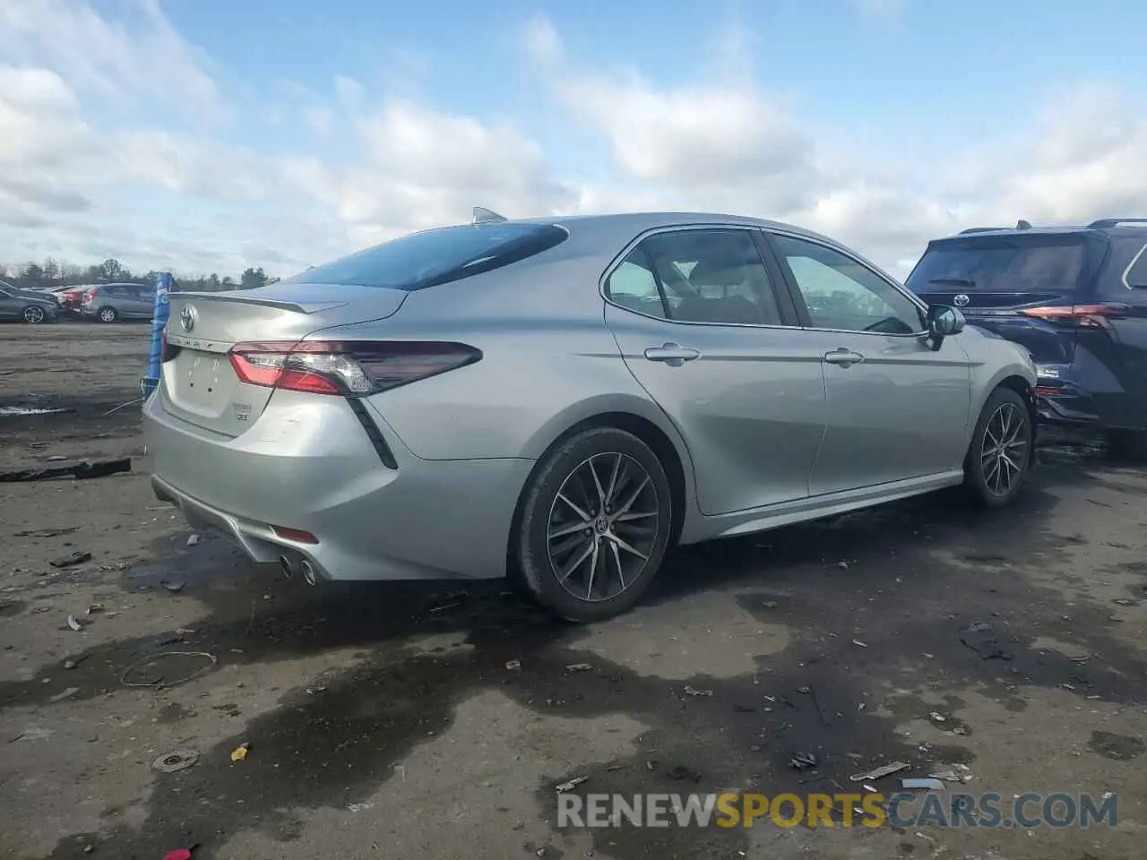 3 fotografías del automóvil dañado 4T1G11AK9MU482446 TOYOTA CAMRY 2021