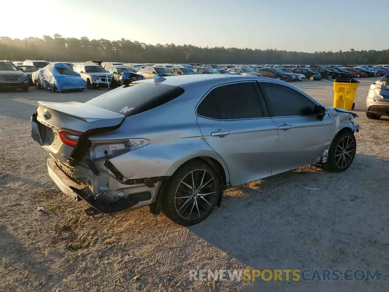 3 fotografías del automóvil dañado 4T1G11AK9MU490241 TOYOTA CAMRY 2021