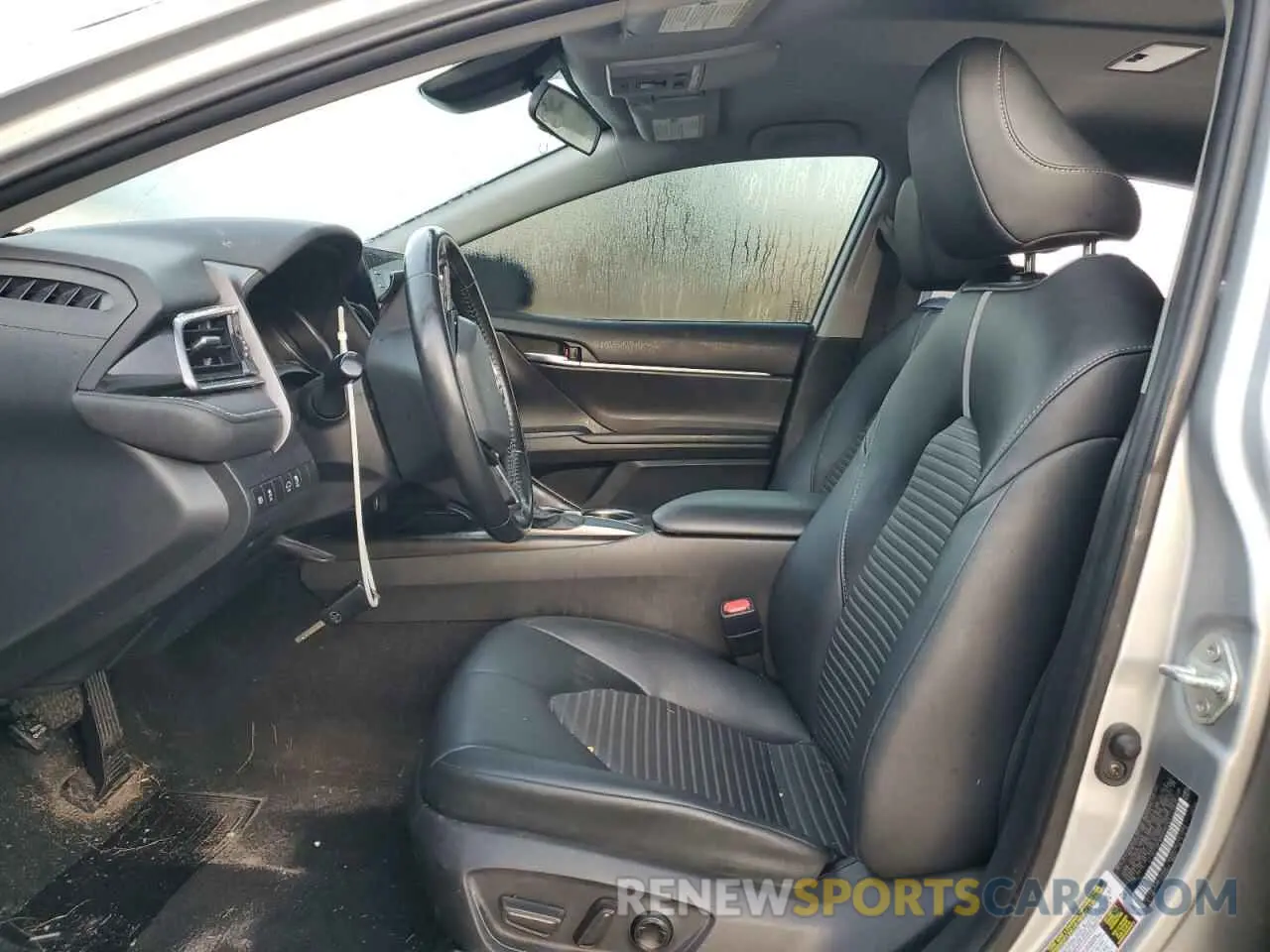 7 fotografías del automóvil dañado 4T1G11AK9MU490241 TOYOTA CAMRY 2021