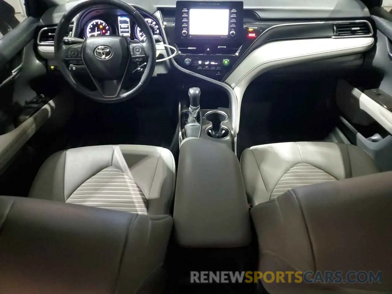 8 fotografías del automóvil dañado 4T1G11AK9MU494239 TOYOTA CAMRY 2021
