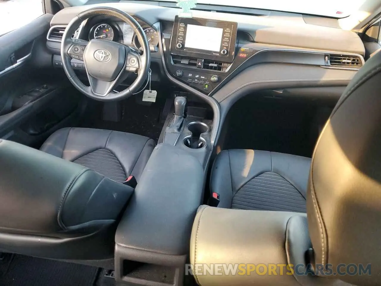8 fotografías del automóvil dañado 4T1G11AK9MU495908 TOYOTA CAMRY 2021
