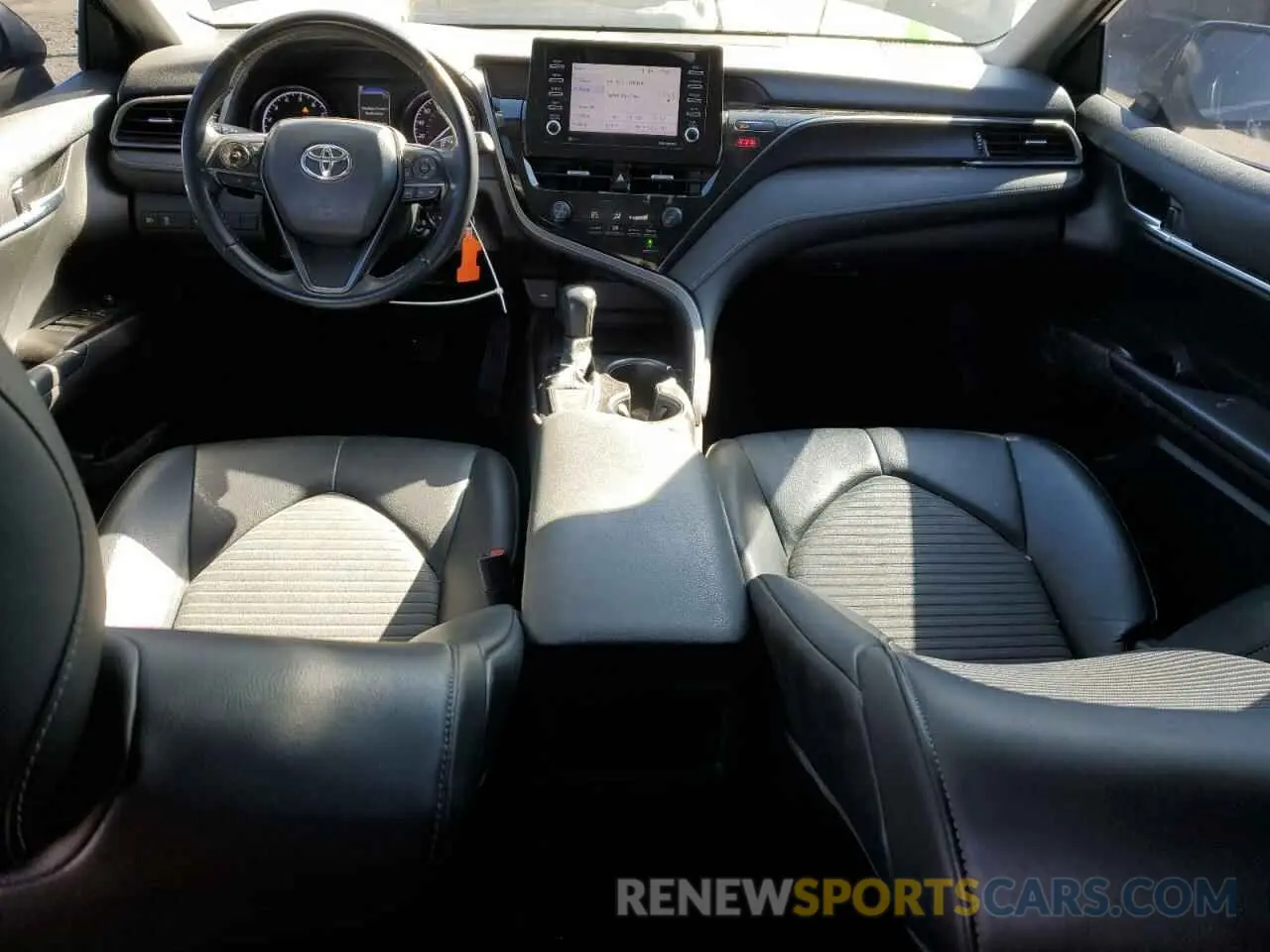8 fotografías del automóvil dañado 4T1G11AK9MU531418 TOYOTA CAMRY 2021