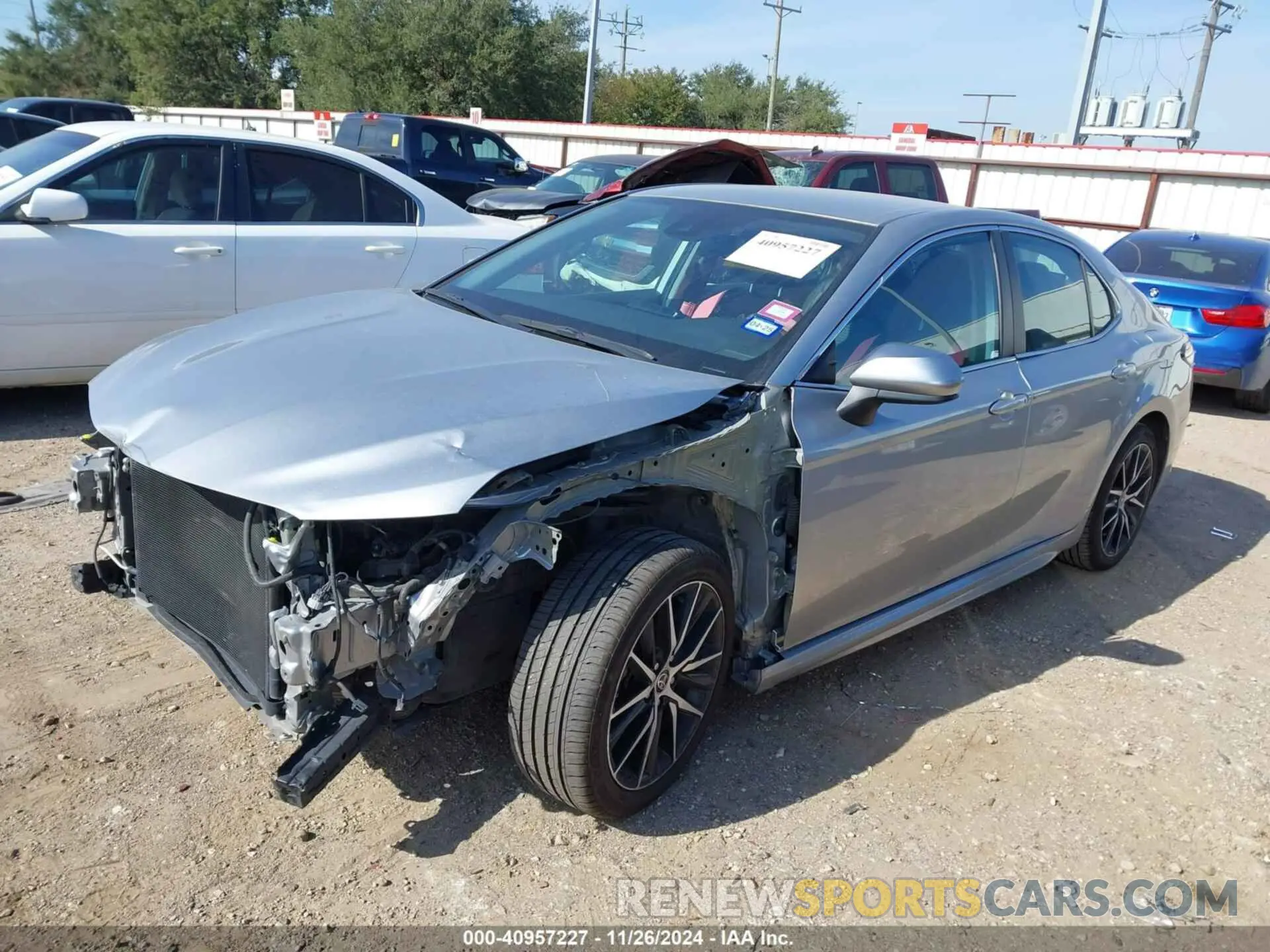 2 fotografías del automóvil dañado 4T1G11AK9MU583647 TOYOTA CAMRY 2021