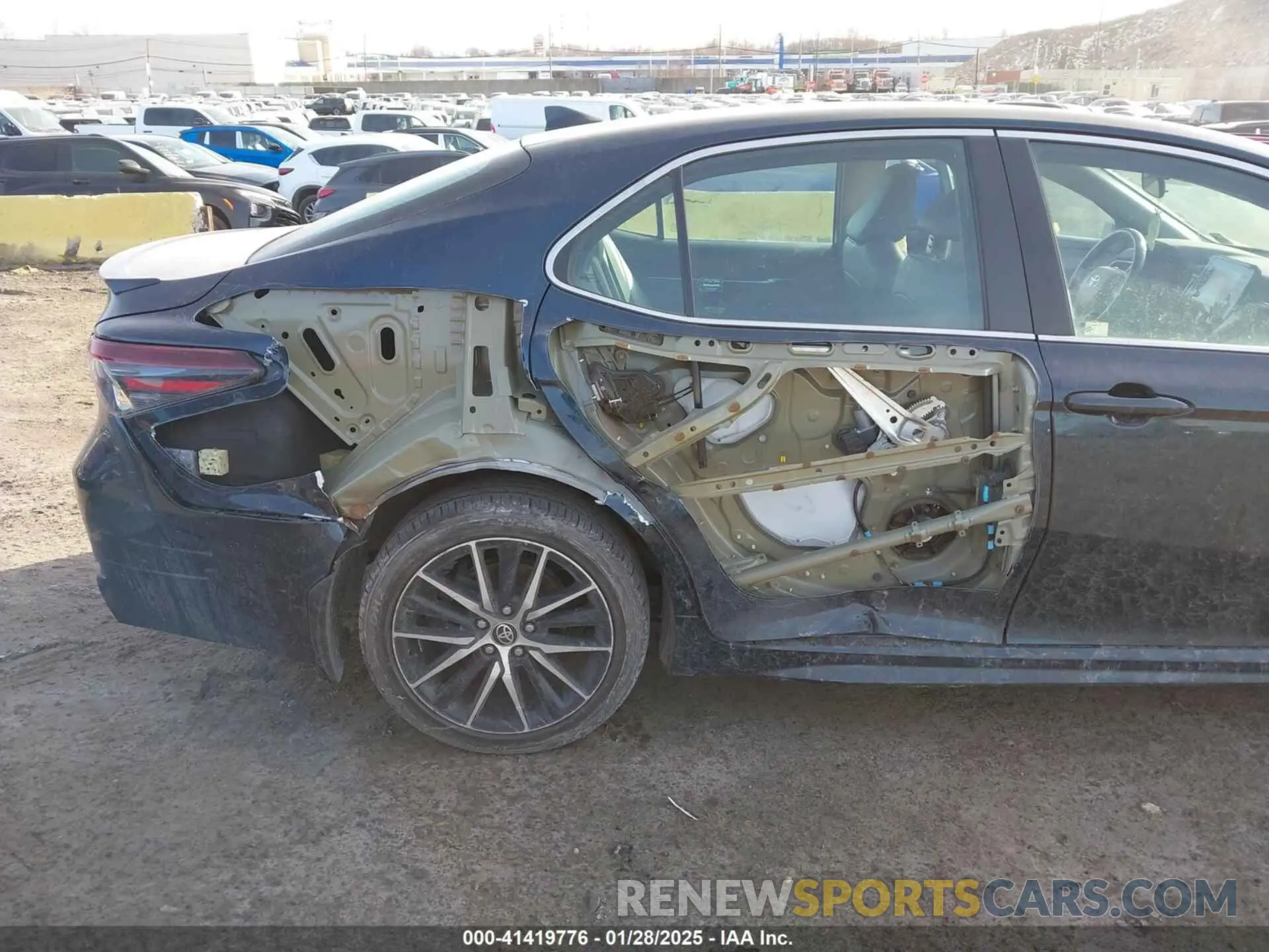 17 fotografías del automóvil dañado 4T1G11AK9MU595524 TOYOTA CAMRY 2021