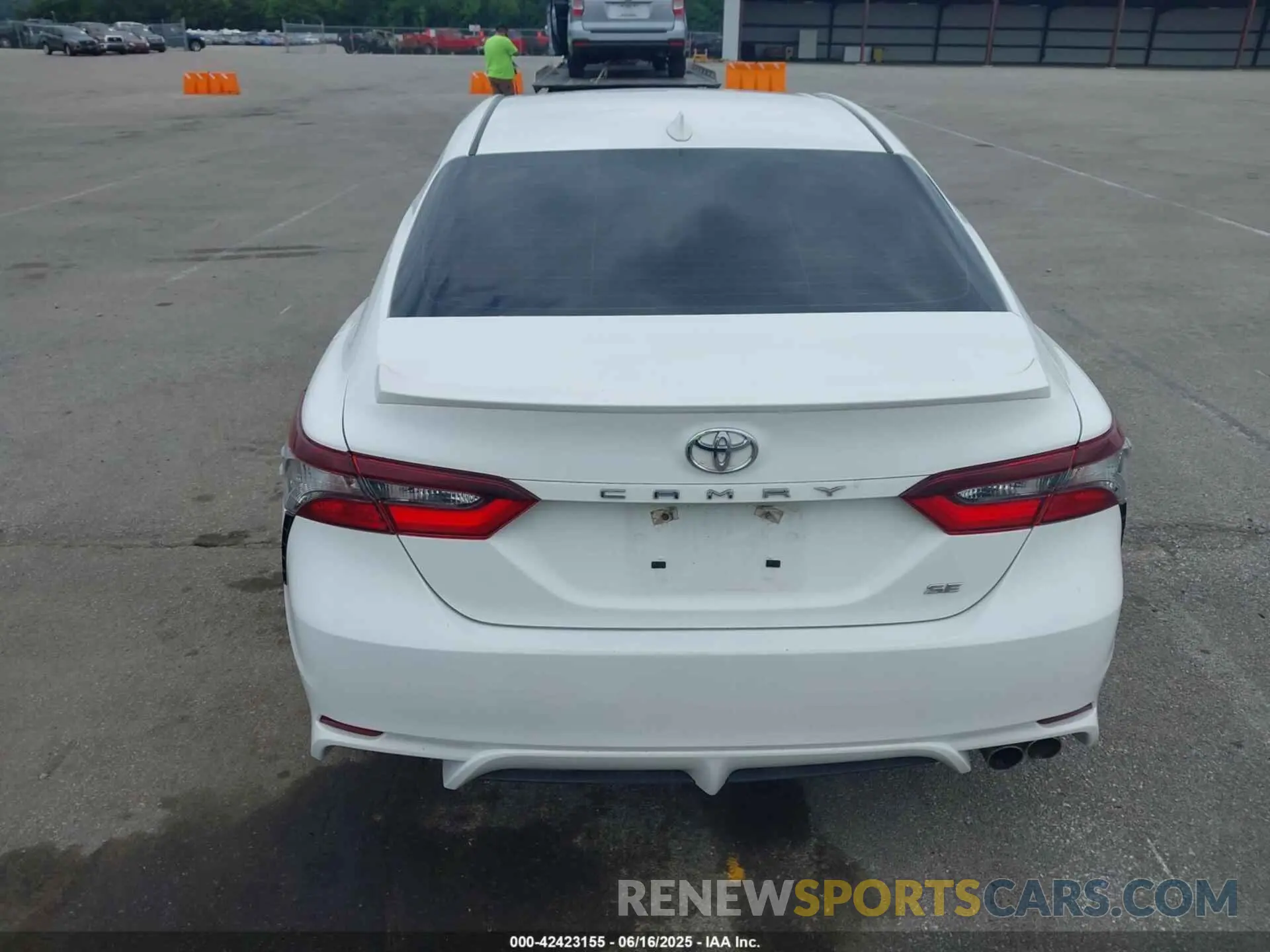 16 fotografías del automóvil dañado 4T1G11AK9MU599783 TOYOTA CAMRY 2021