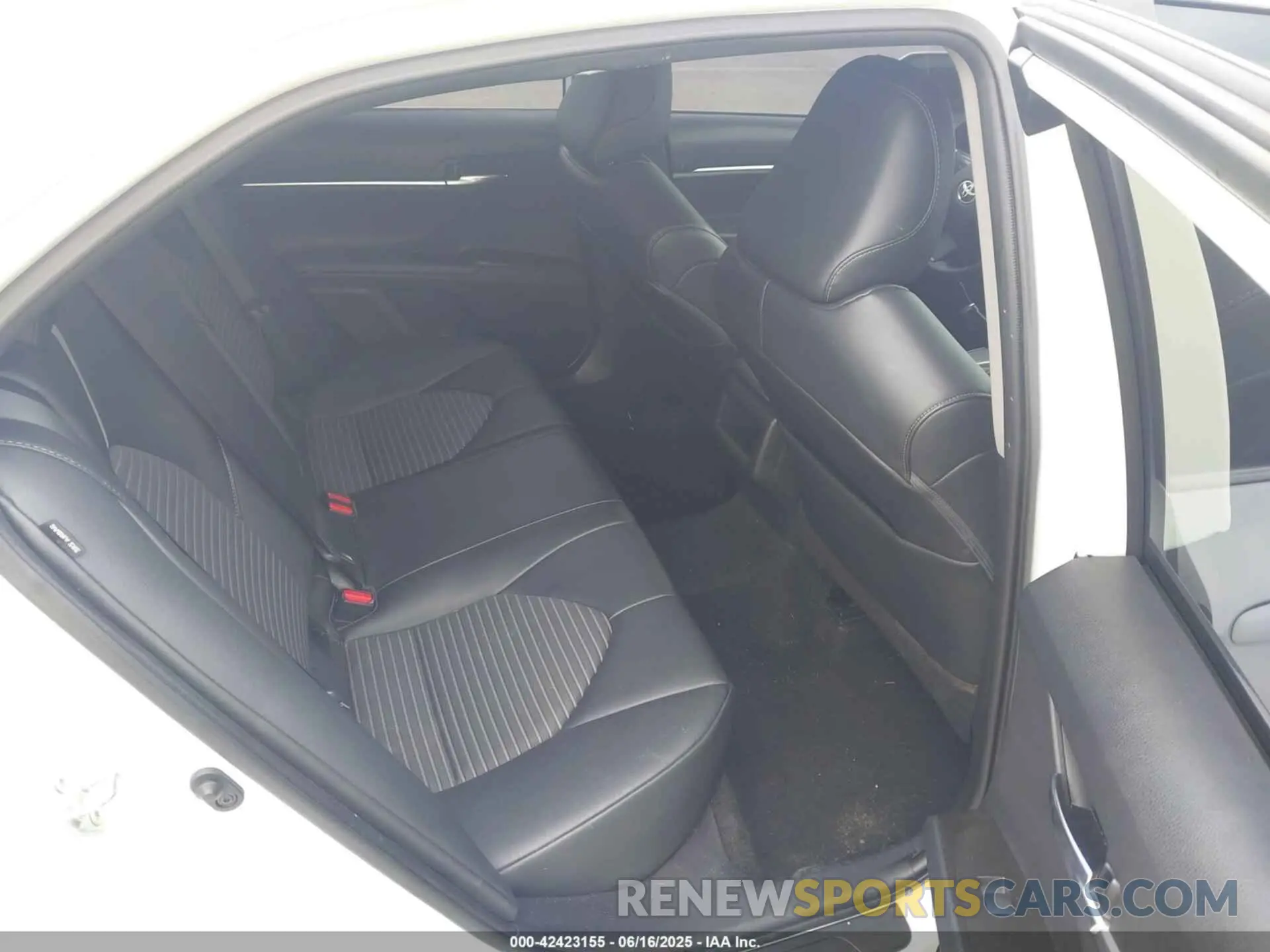 8 fotografías del automóvil dañado 4T1G11AK9MU599783 TOYOTA CAMRY 2021
