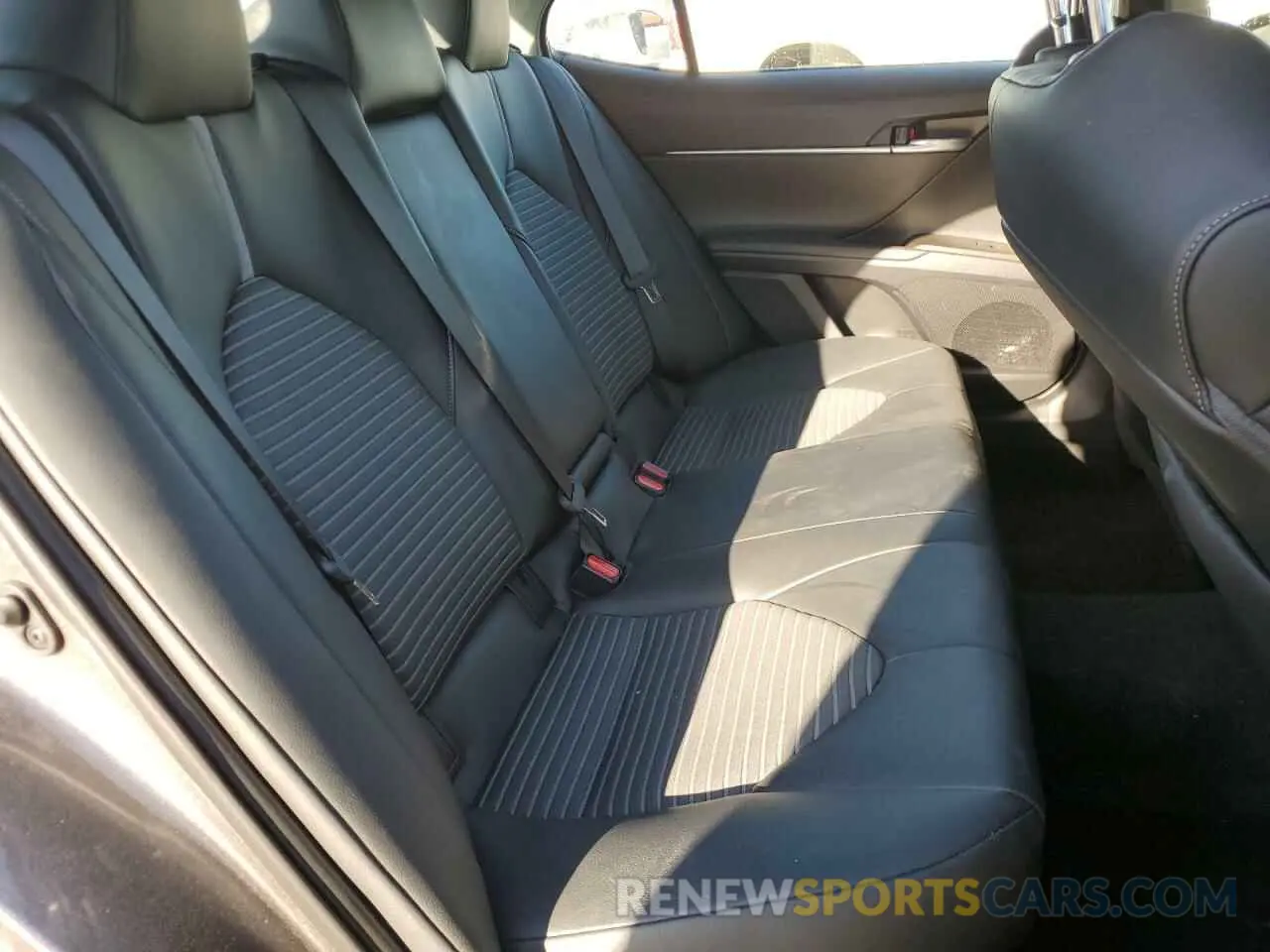 10 fotografías del automóvil dañado 4T1G11AK9MU610197 TOYOTA CAMRY 2021