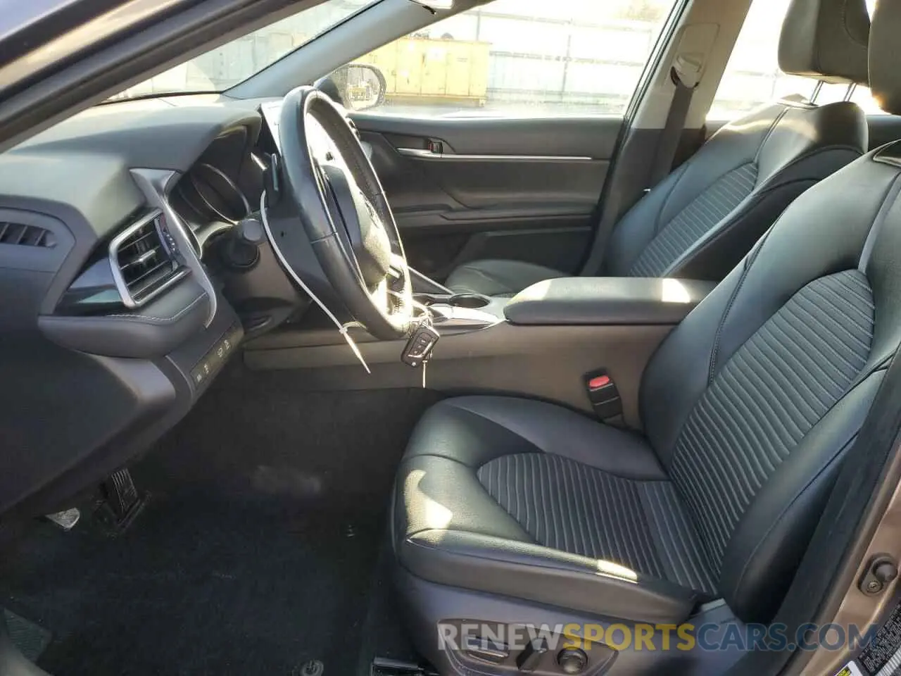 7 fotografías del automóvil dañado 4T1G11AK9MU610197 TOYOTA CAMRY 2021