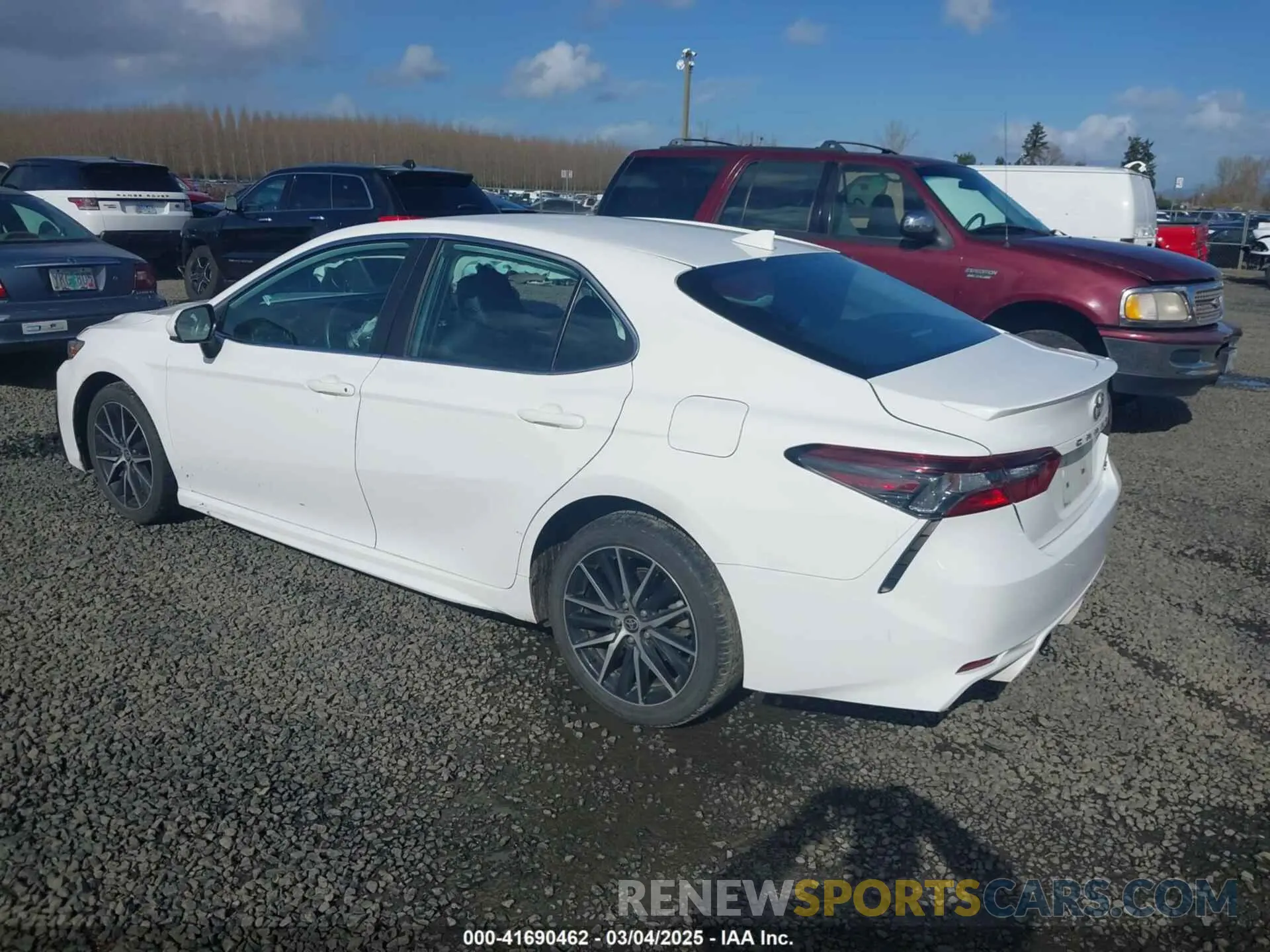 3 fotografías del automóvil dañado 4T1G11AKXMU414513 TOYOTA CAMRY 2021