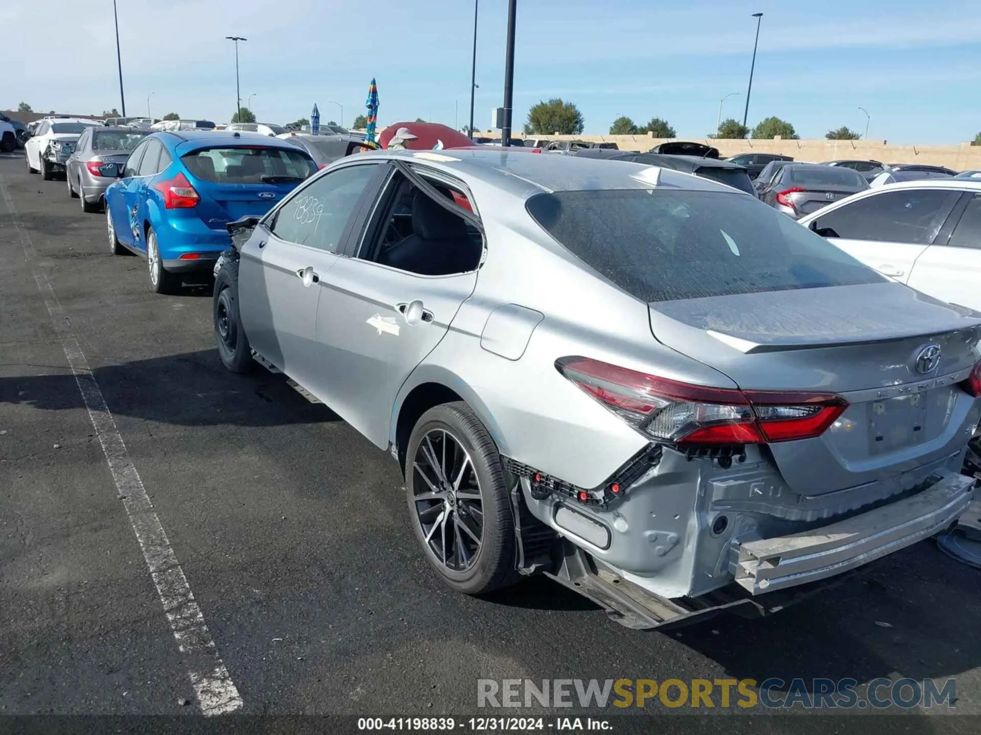 3 fotografías del automóvil dañado 4T1G11AKXMU425270 TOYOTA CAMRY 2021