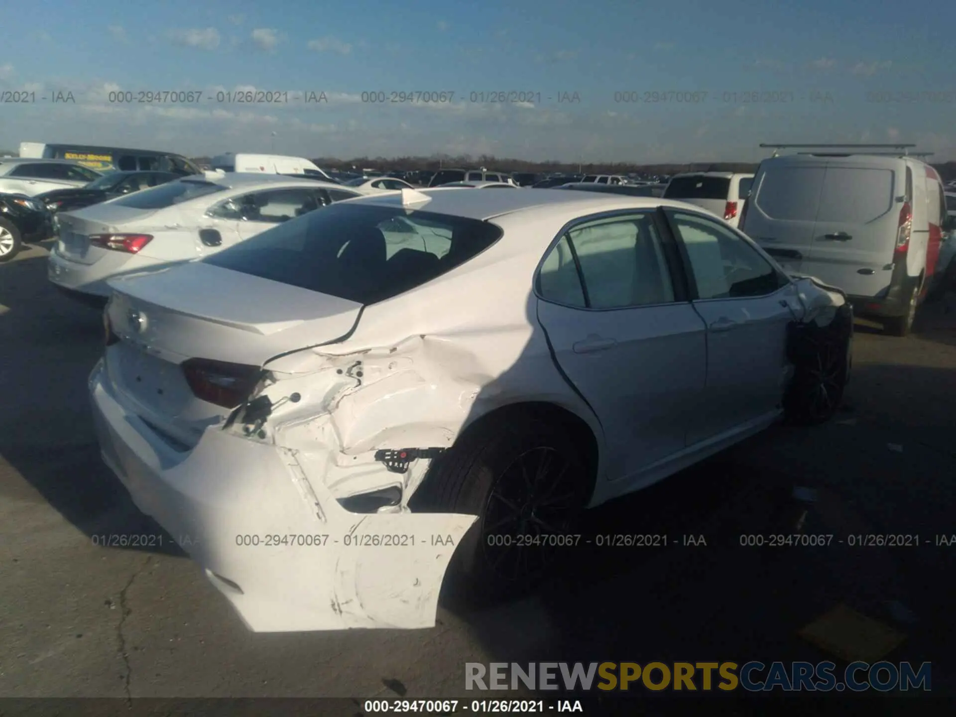 4 fotografías del automóvil dañado 4T1G11AKXMU426046 TOYOTA CAMRY 2021