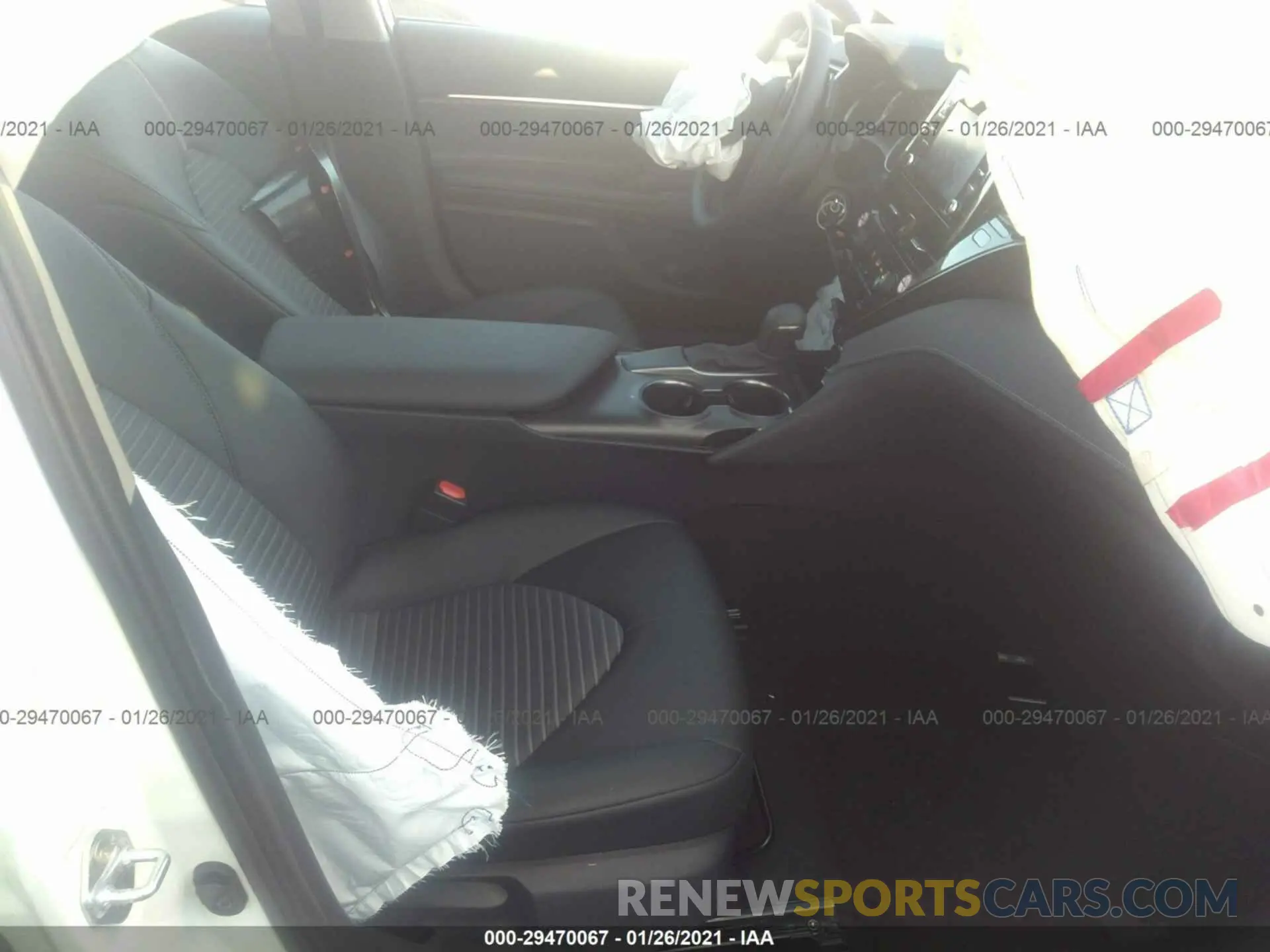 5 fotografías del automóvil dañado 4T1G11AKXMU426046 TOYOTA CAMRY 2021
