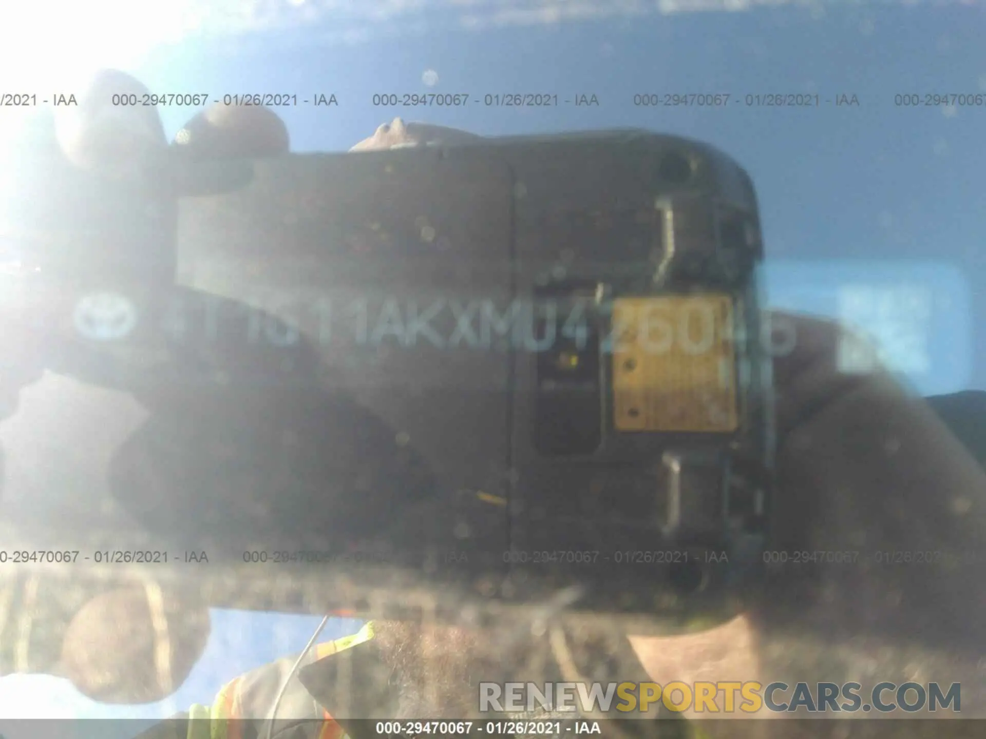 9 fotografías del automóvil dañado 4T1G11AKXMU426046 TOYOTA CAMRY 2021