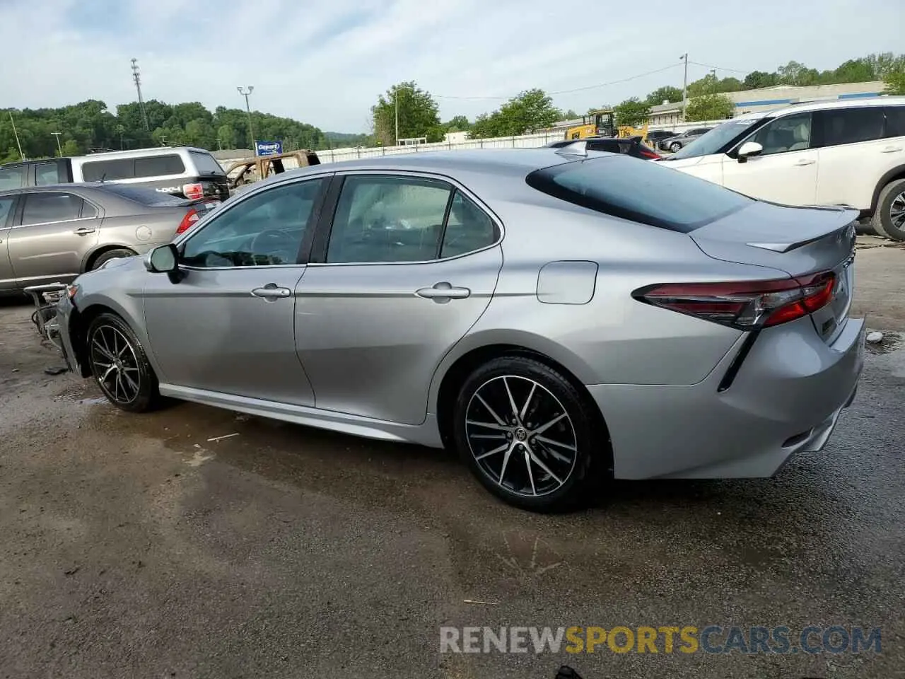 2 fotografías del automóvil dañado 4T1G11AKXMU441405 TOYOTA CAMRY 2021