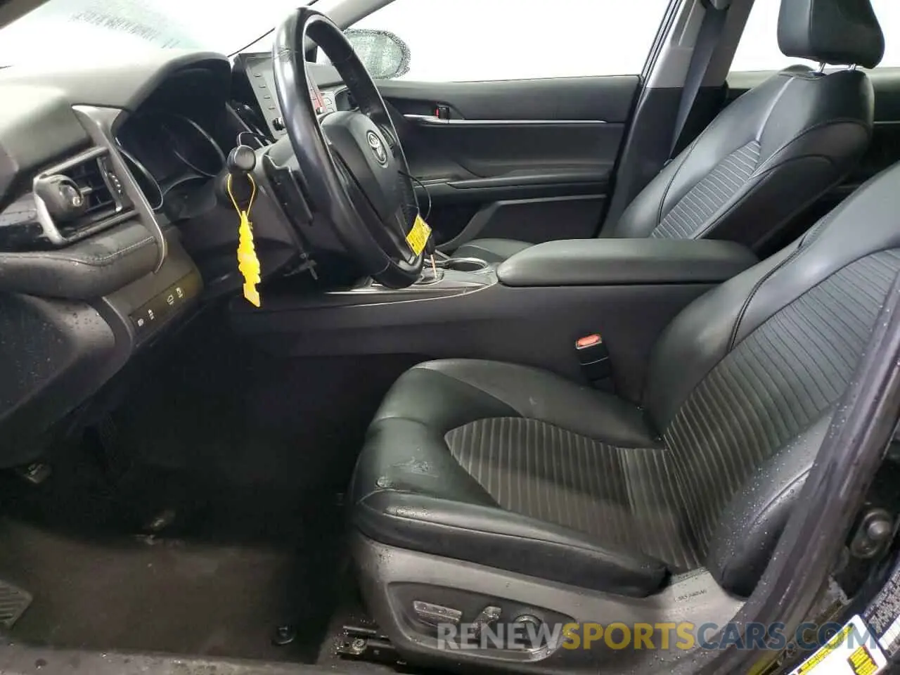 7 fotografías del automóvil dañado 4T1G11AKXMU443106 TOYOTA CAMRY 2021