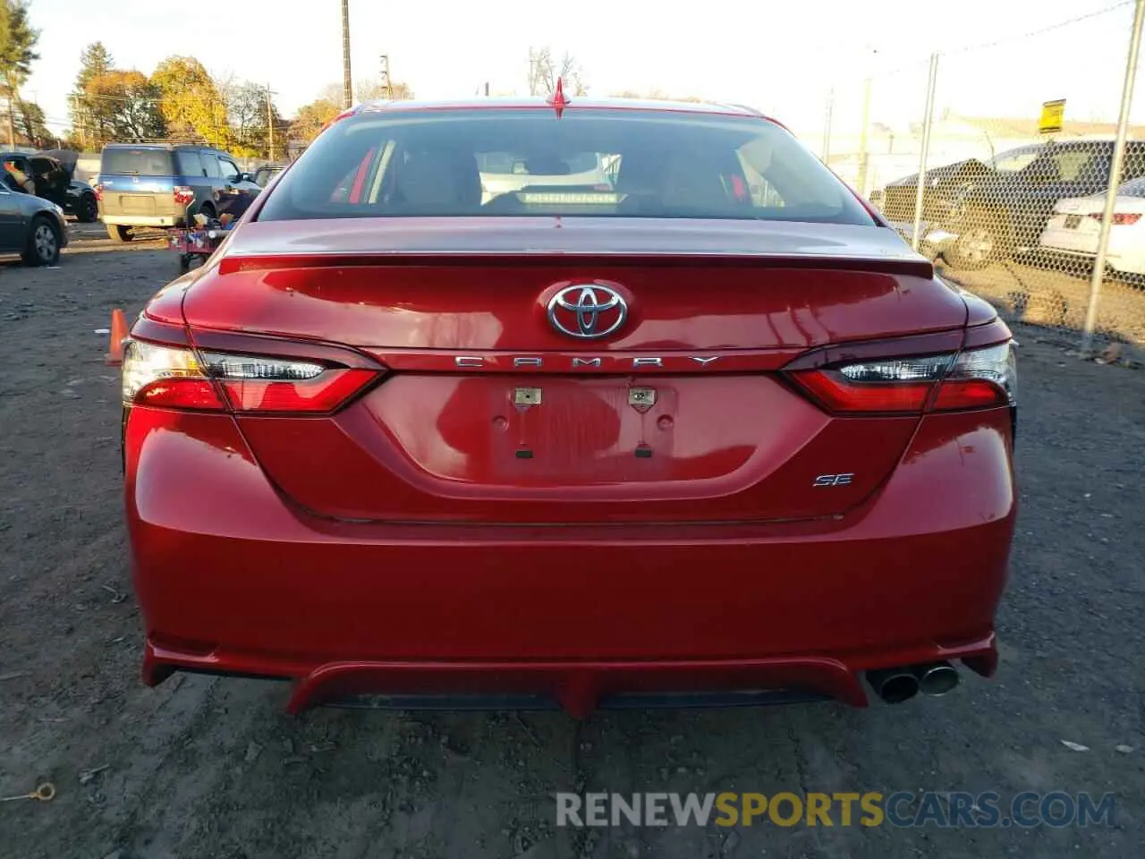 6 fotografías del automóvil dañado 4T1G11AKXMU443459 TOYOTA CAMRY 2021