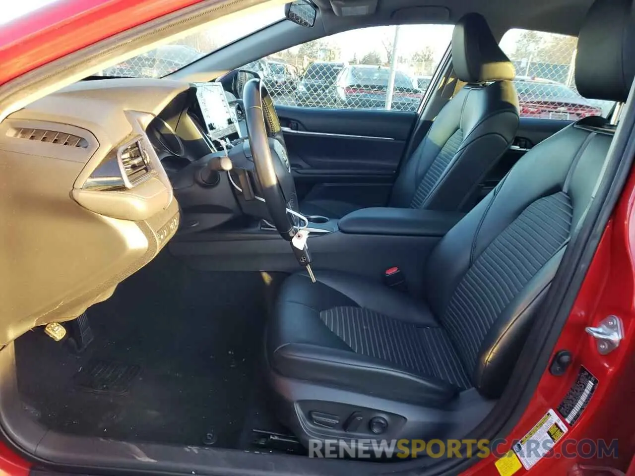 7 fotografías del automóvil dañado 4T1G11AKXMU443459 TOYOTA CAMRY 2021