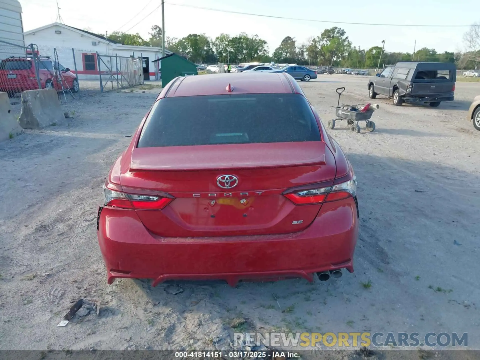 16 fotografías del automóvil dañado 4T1G11AKXMU443669 TOYOTA CAMRY 2021