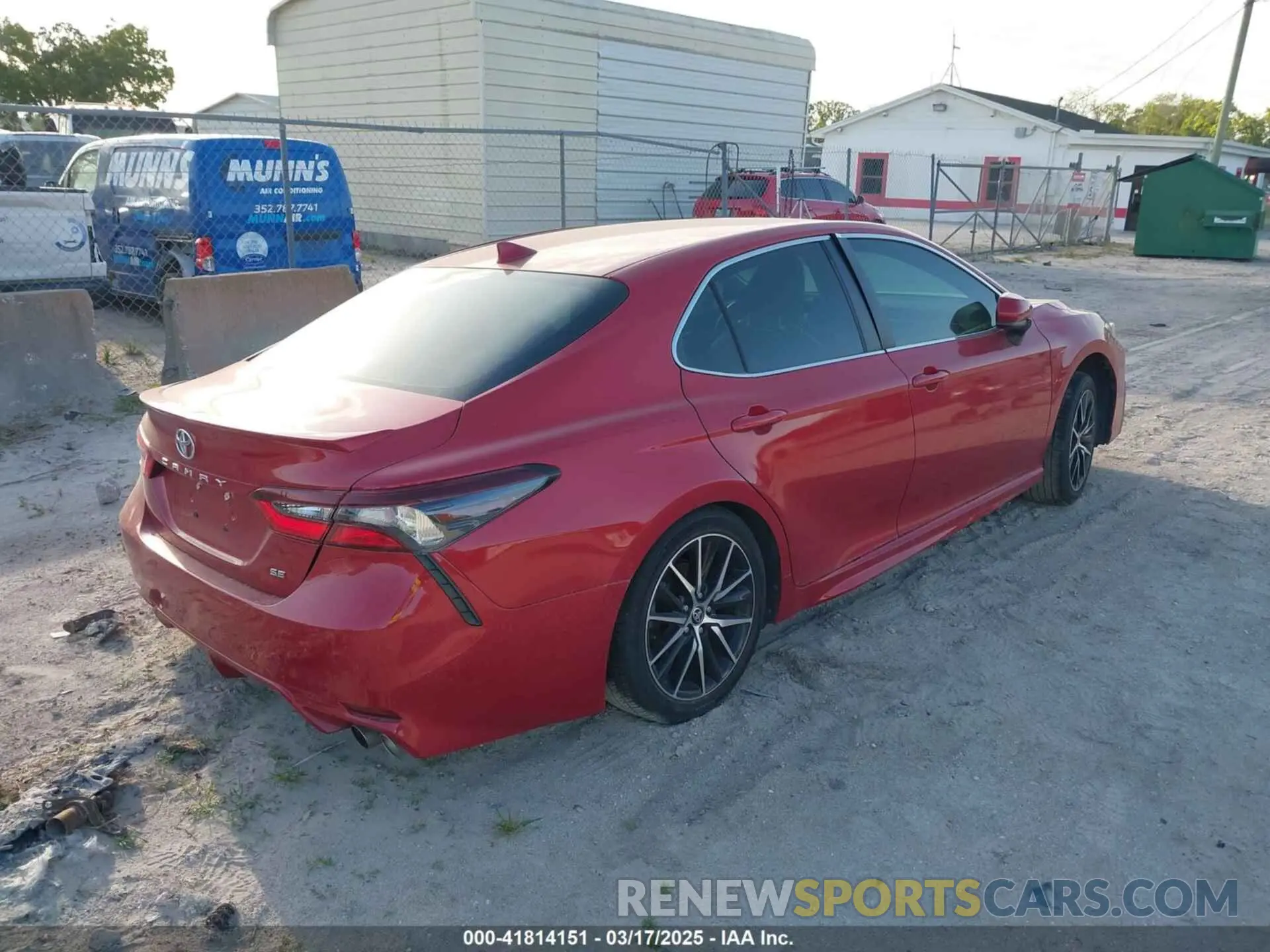 4 fotografías del automóvil dañado 4T1G11AKXMU443669 TOYOTA CAMRY 2021