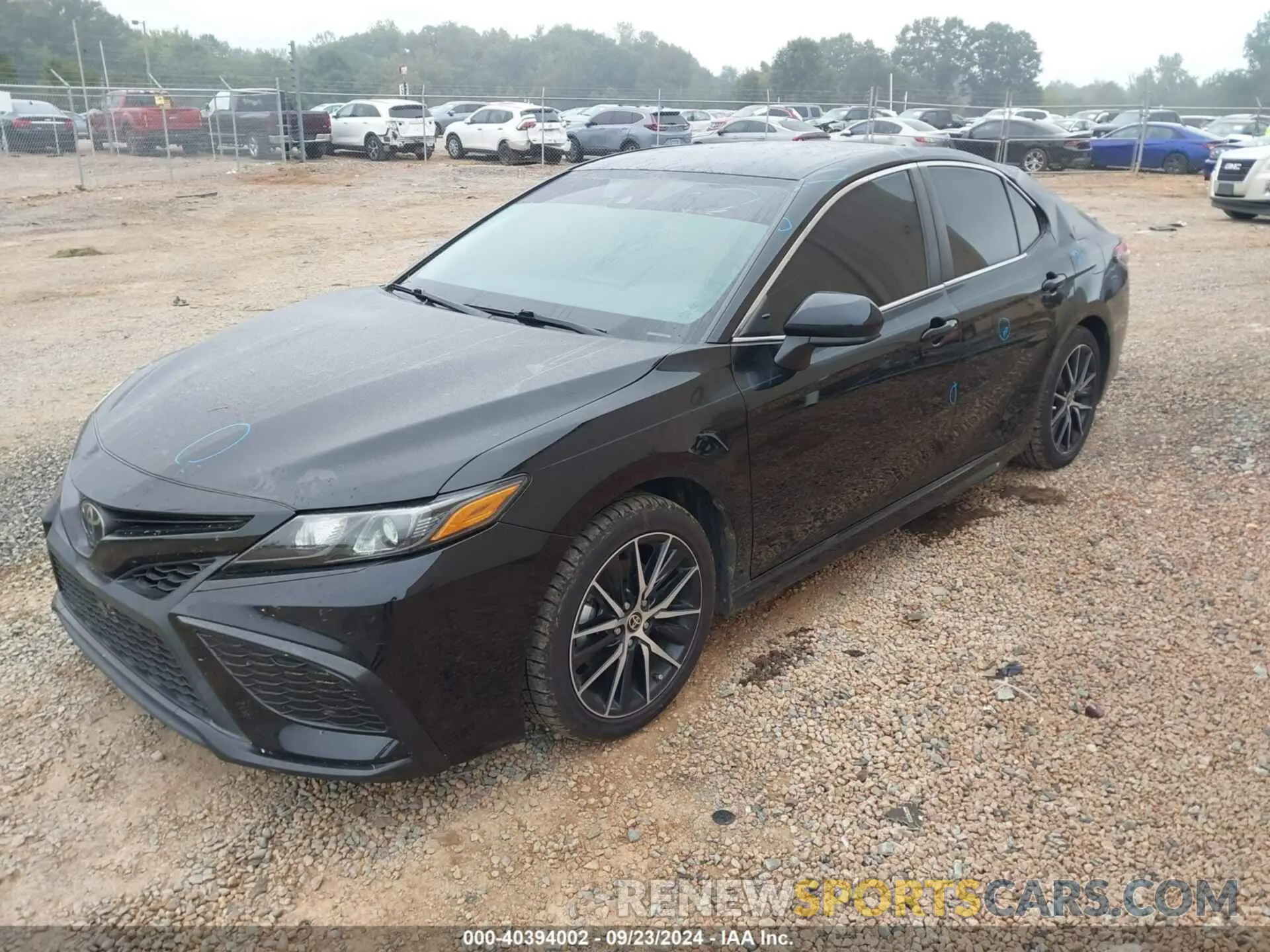 2 fotografías del automóvil dañado 4T1G11AKXMU449245 TOYOTA CAMRY 2021