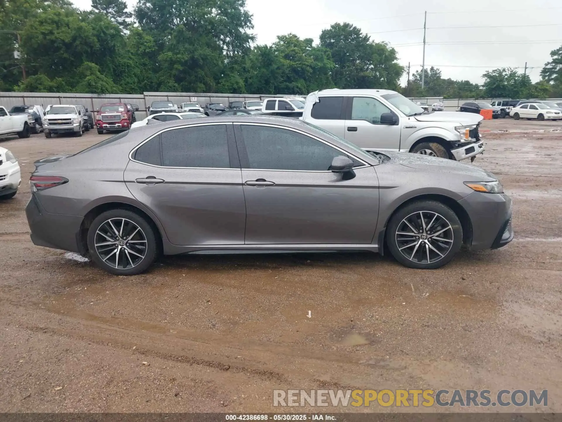 13 fotografías del automóvil dañado 4T1G11AKXMU452078 TOYOTA CAMRY 2021