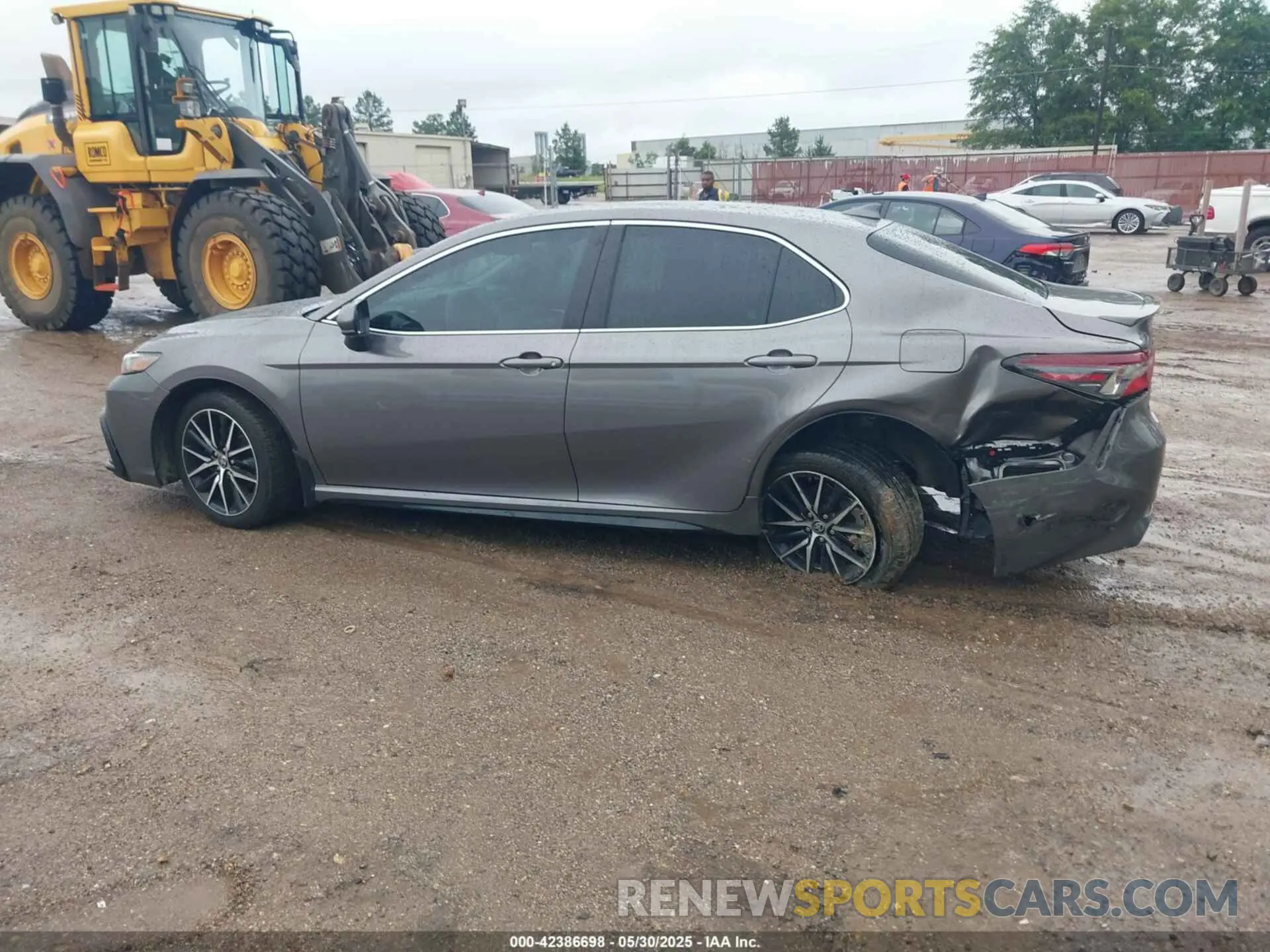 14 fotografías del automóvil dañado 4T1G11AKXMU452078 TOYOTA CAMRY 2021