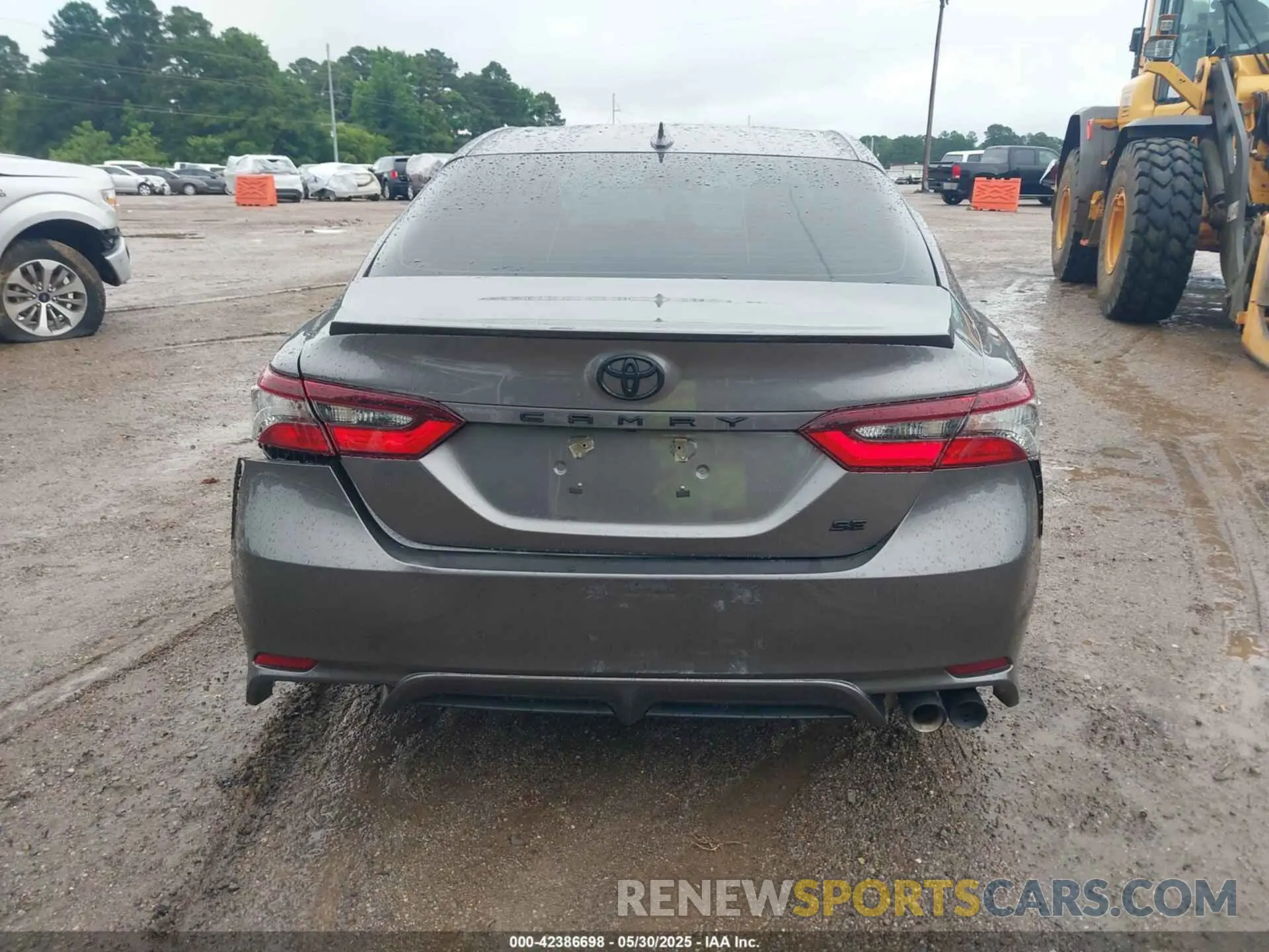 16 fotografías del automóvil dañado 4T1G11AKXMU452078 TOYOTA CAMRY 2021