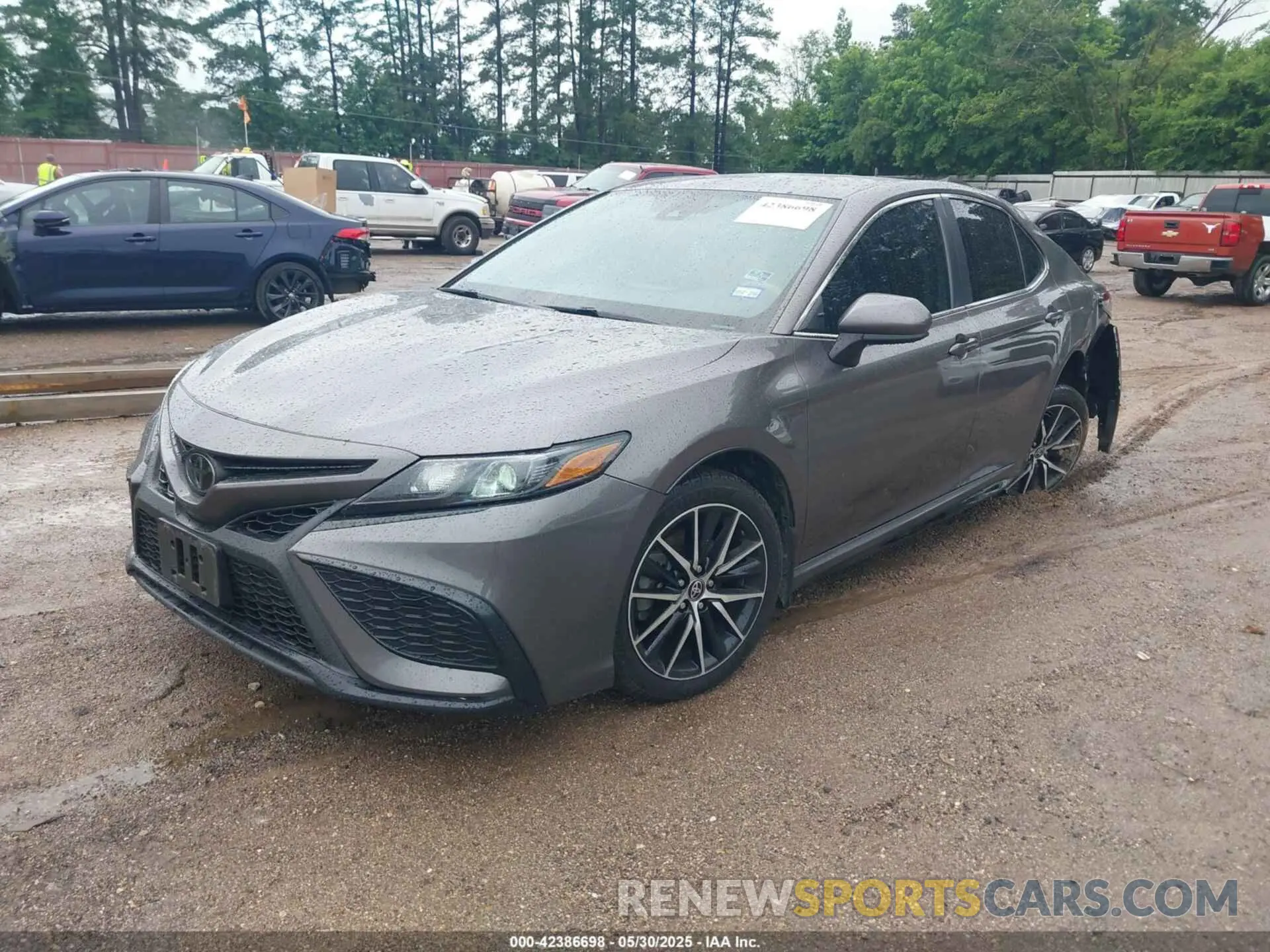 2 fotografías del automóvil dañado 4T1G11AKXMU452078 TOYOTA CAMRY 2021