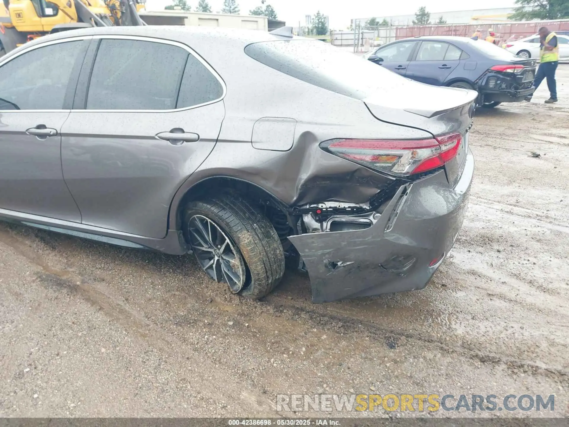 6 fotografías del automóvil dañado 4T1G11AKXMU452078 TOYOTA CAMRY 2021