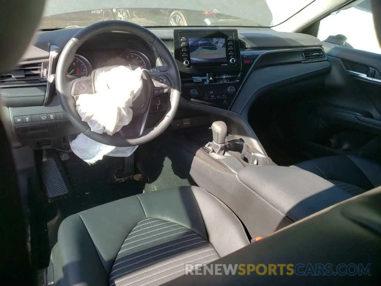 9 fotografías del automóvil dañado 4T1G11AKXMU463209 TOYOTA CAMRY 2021