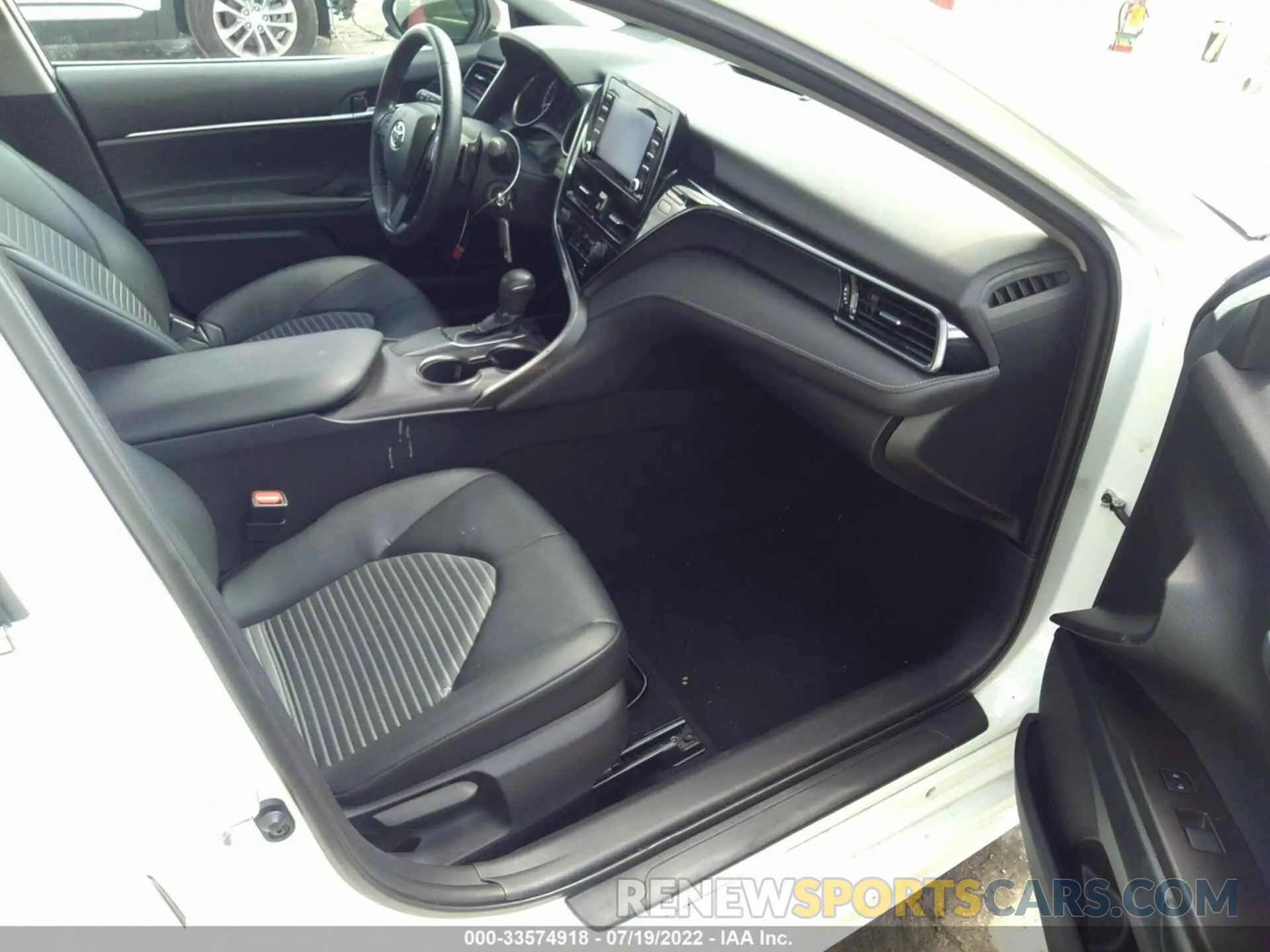 5 fotografías del automóvil dañado 4T1G11AKXMU466773 TOYOTA CAMRY 2021