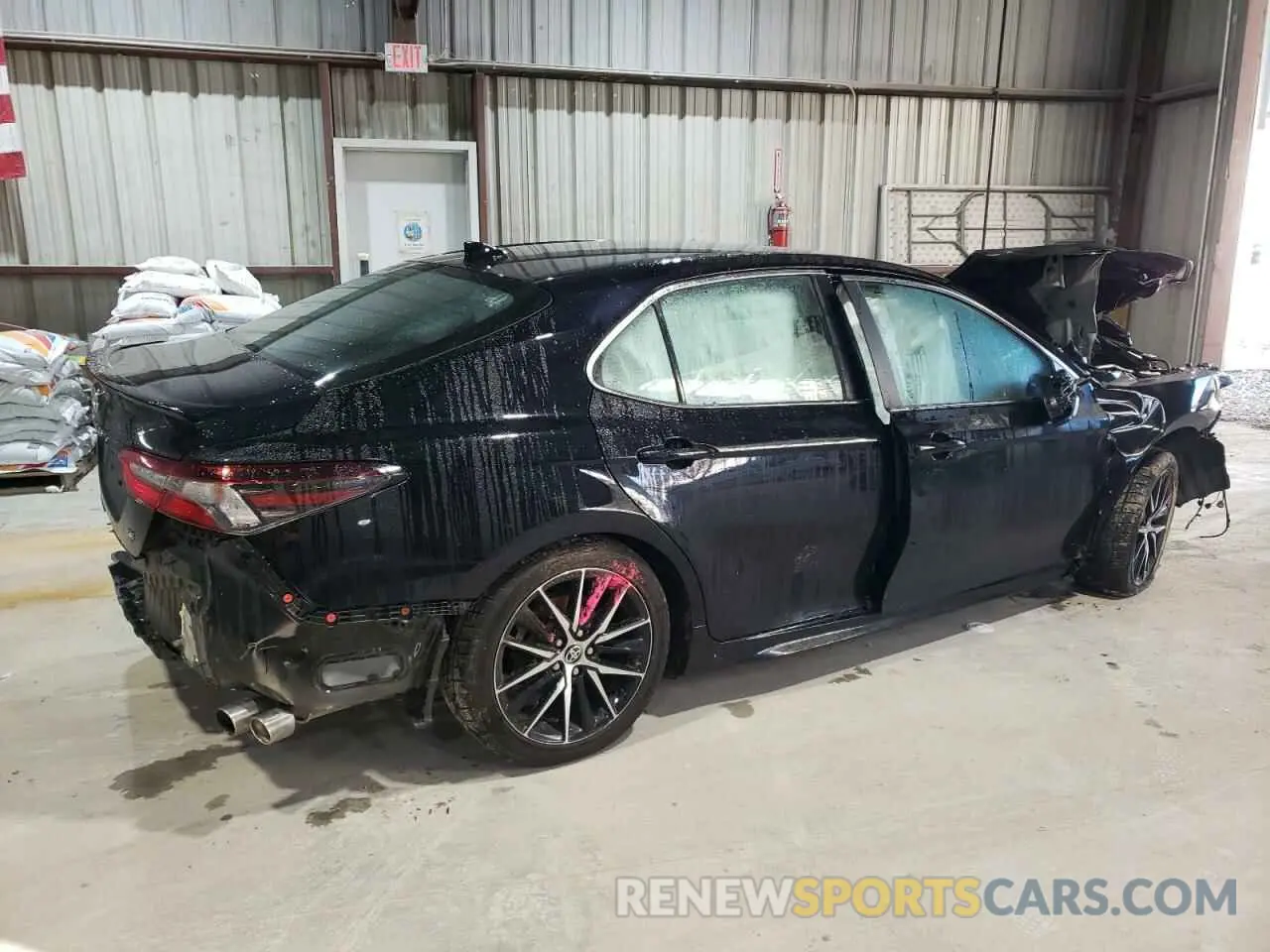 3 fotografías del automóvil dañado 4T1G11AKXMU477921 TOYOTA CAMRY 2021