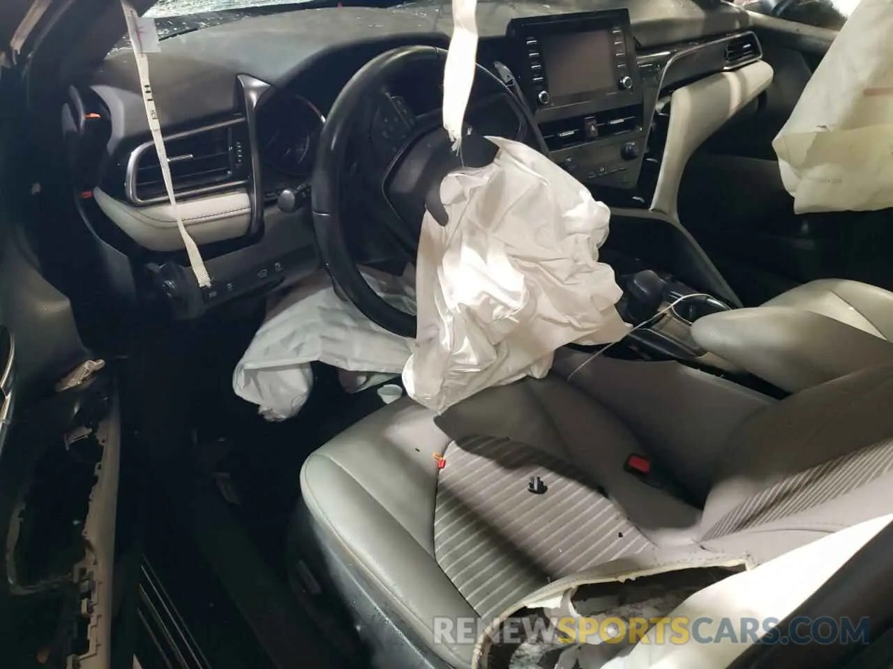 8 fotografías del automóvil dañado 4T1G11AKXMU477921 TOYOTA CAMRY 2021