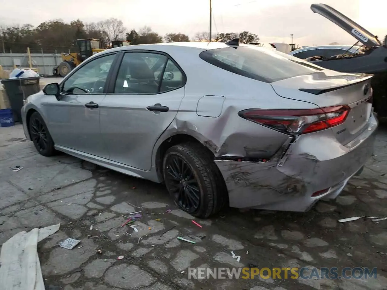 2 fotografías del automóvil dañado 4T1G11AKXMU495223 TOYOTA CAMRY 2021
