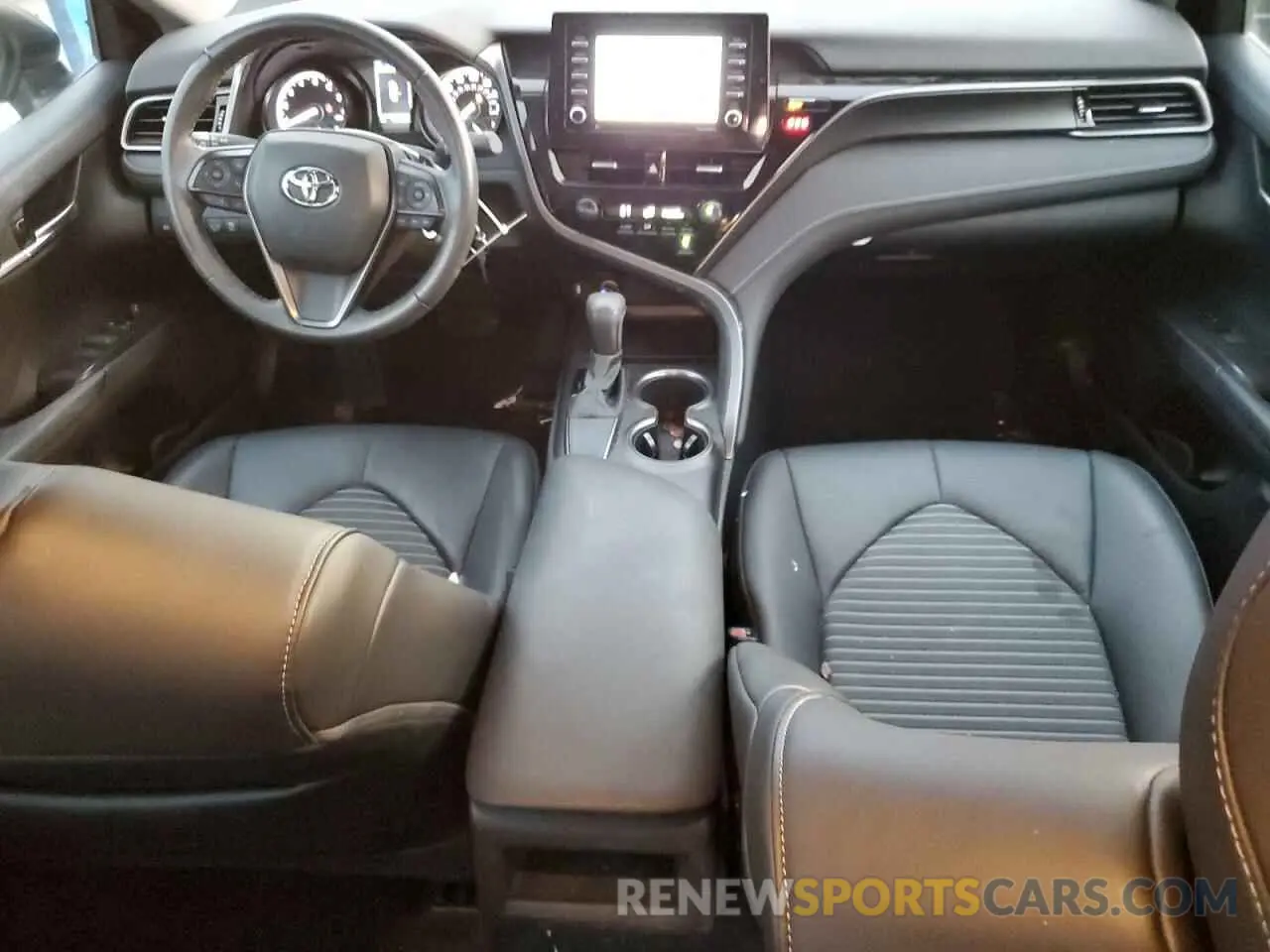 8 fotografías del automóvil dañado 4T1G11AKXMU495223 TOYOTA CAMRY 2021