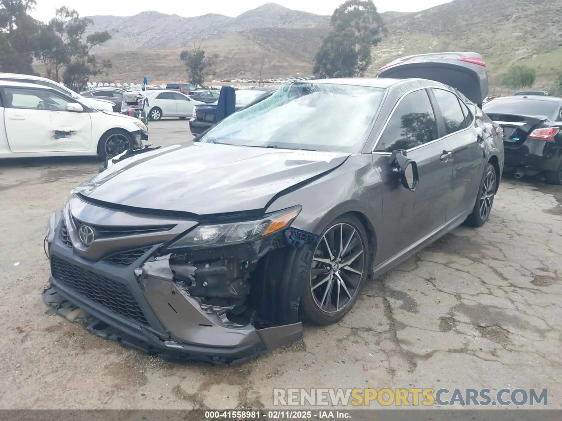 2 fotografías del automóvil dañado 4T1G11AKXMU512277 TOYOTA CAMRY 2021