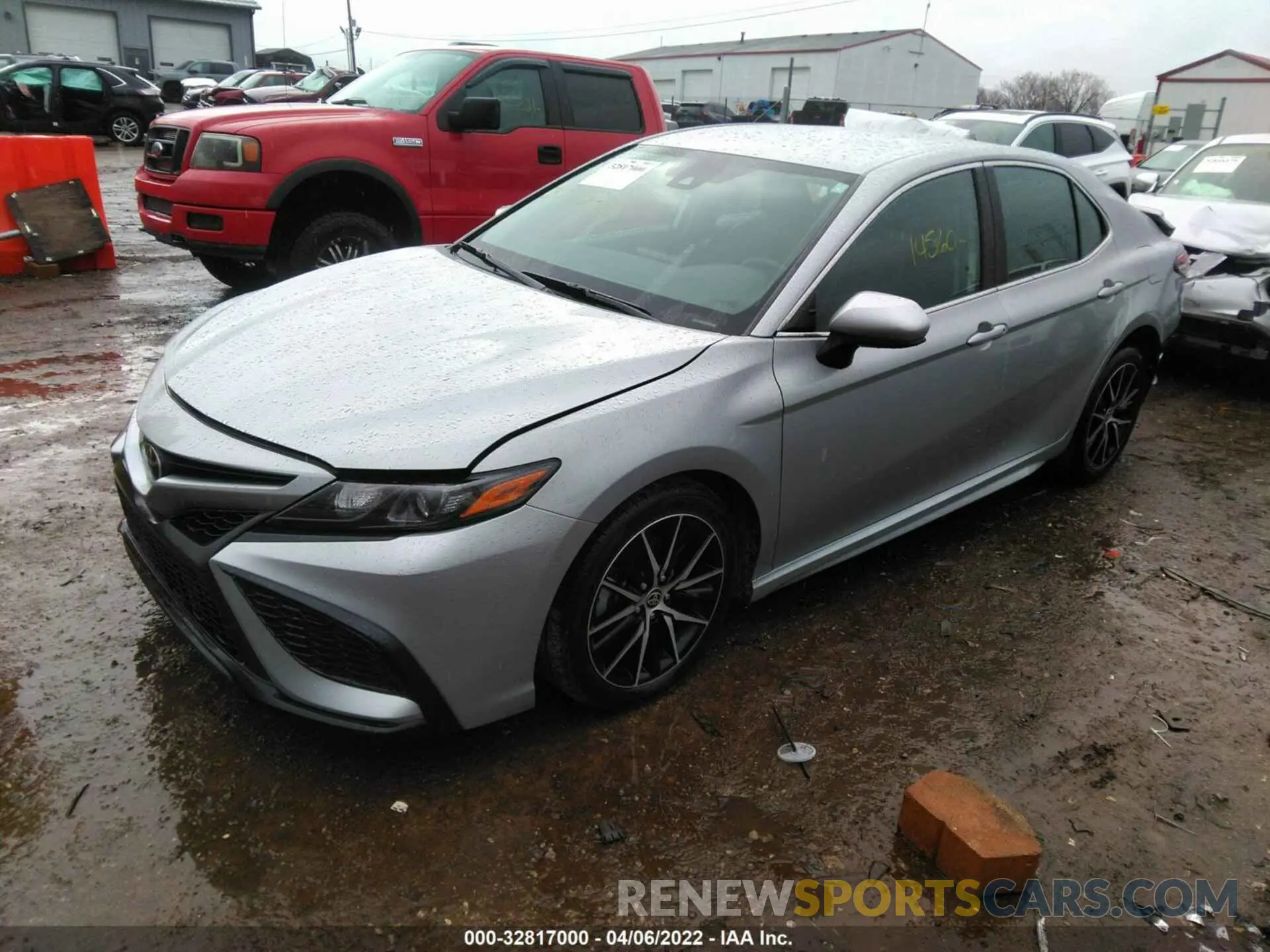 2 fotografías del automóvil dañado 4T1G11AKXMU514806 TOYOTA CAMRY 2021