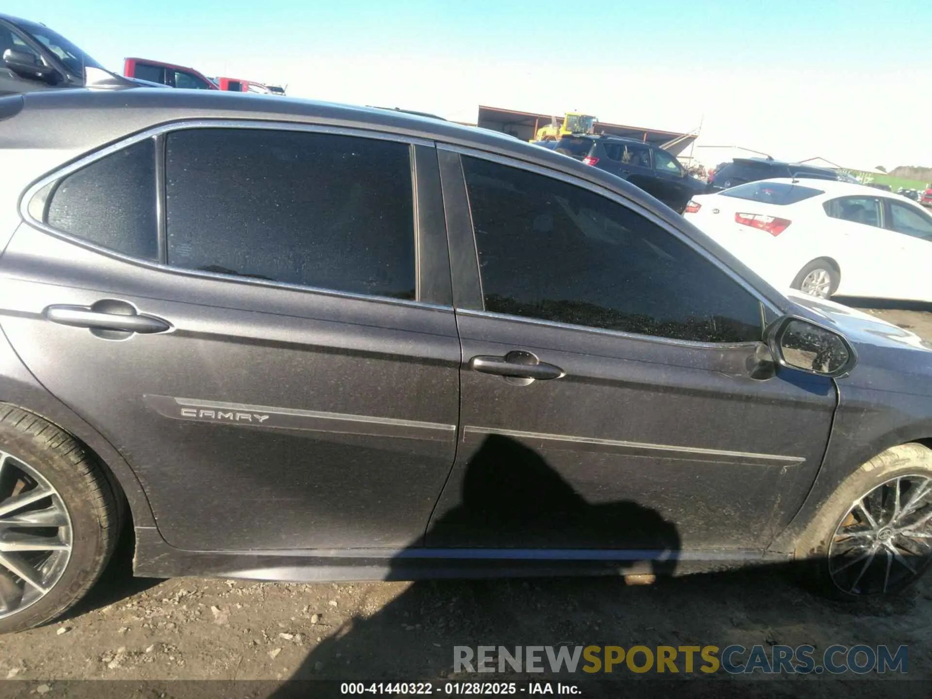 14 fotografías del automóvil dañado 4T1G11AKXMU517026 TOYOTA CAMRY 2021