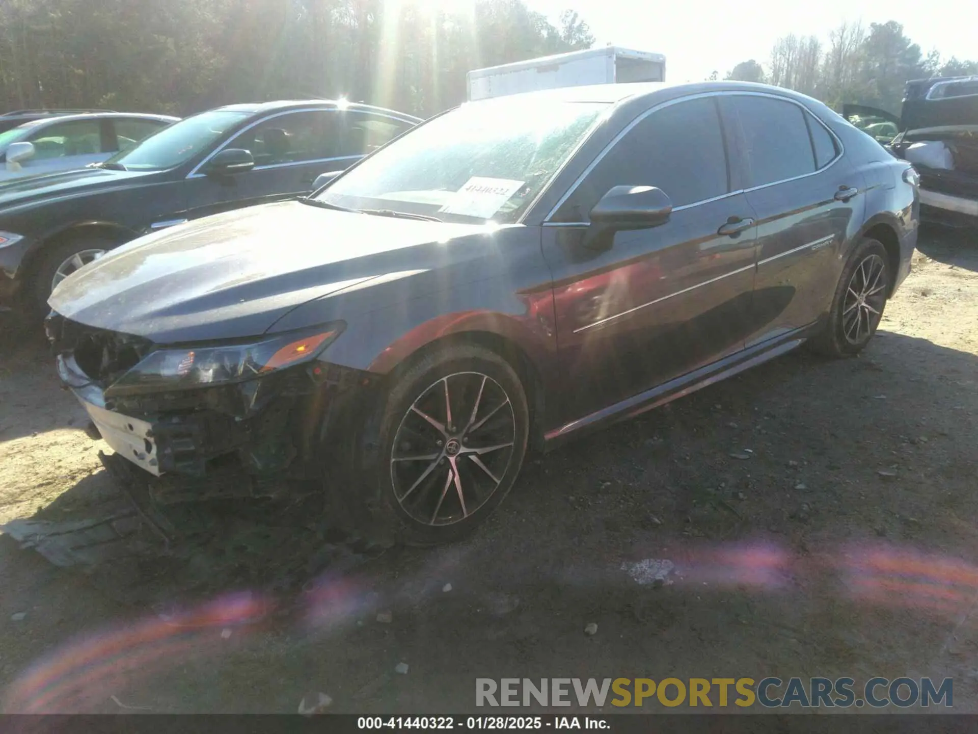 2 fotografías del automóvil dañado 4T1G11AKXMU517026 TOYOTA CAMRY 2021