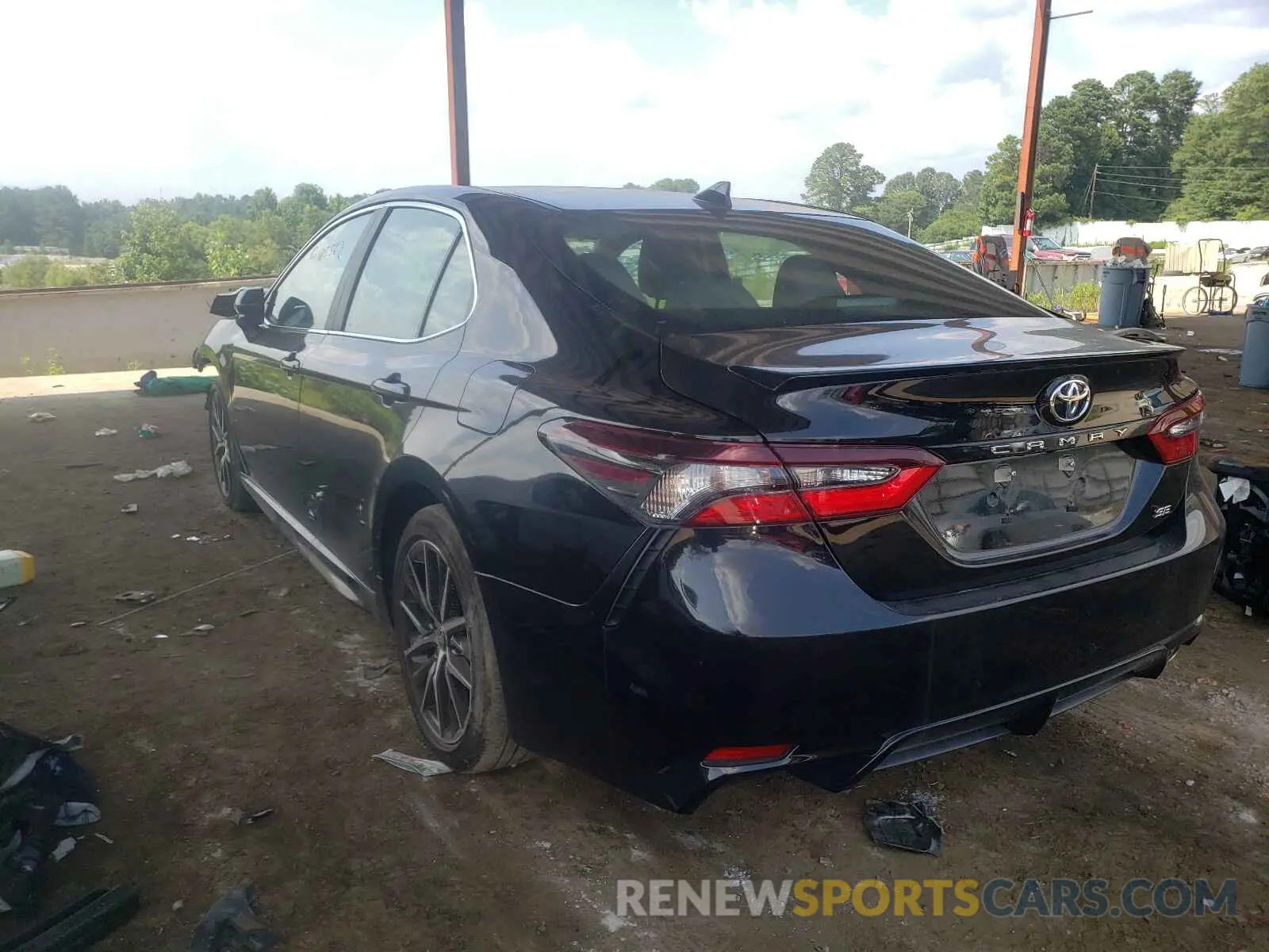 3 fotografías del automóvil dañado 4T1G11AKXMU517737 TOYOTA CAMRY 2021