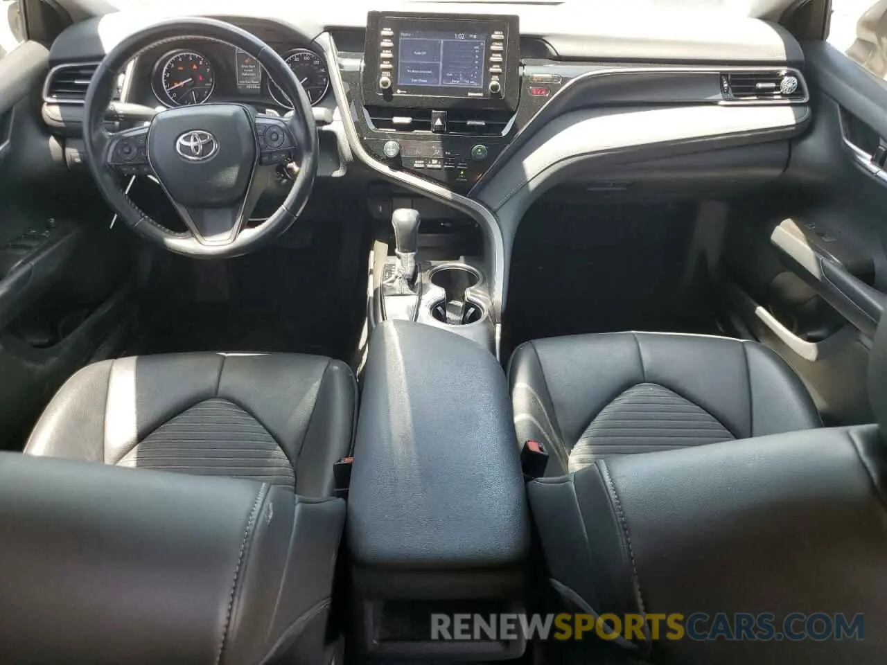 8 fotografías del automóvil dañado 4T1G11AKXMU558112 TOYOTA CAMRY 2021