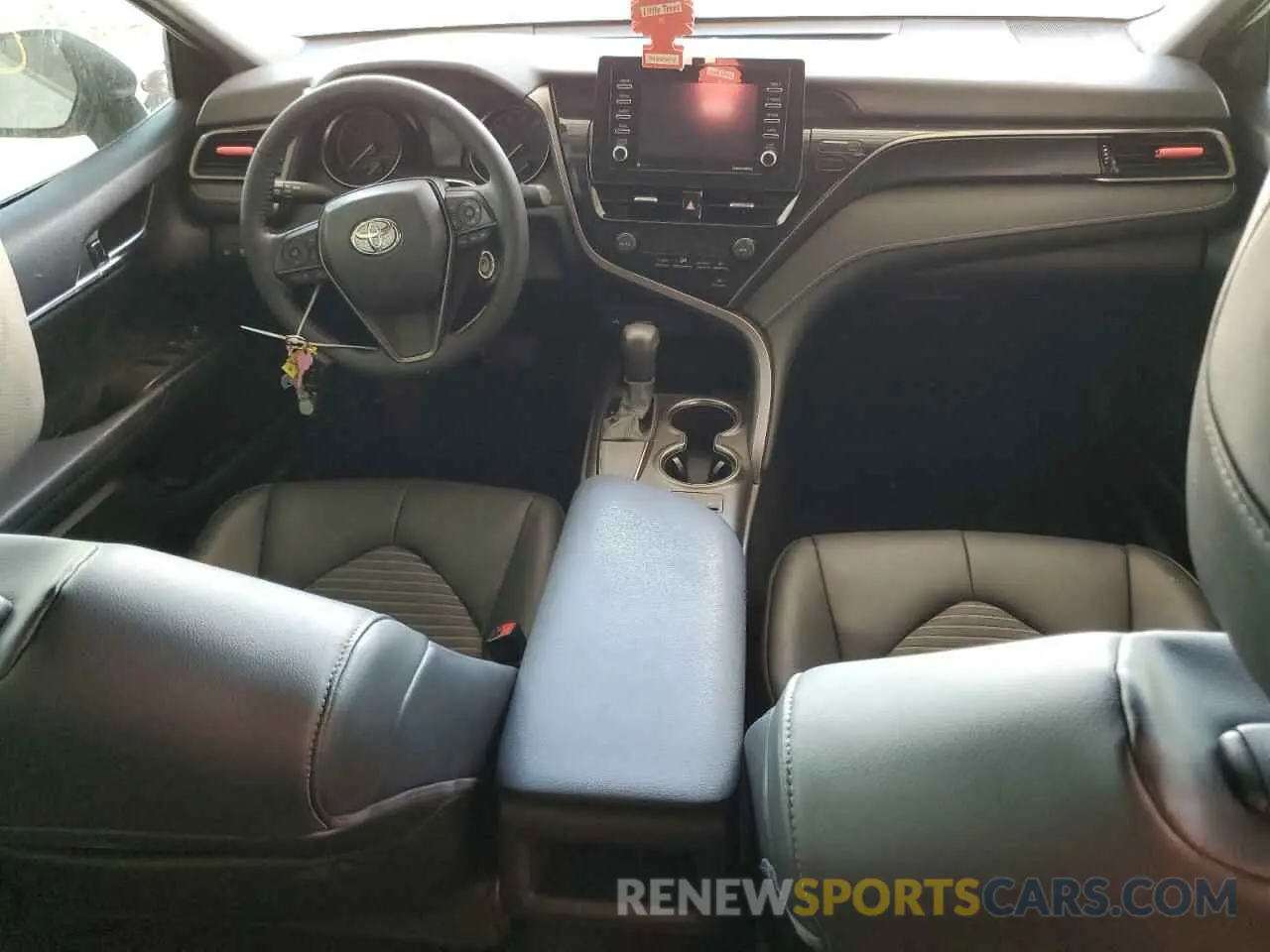 8 fotografías del automóvil dañado 4T1G11AKXMU559759 TOYOTA CAMRY 2021